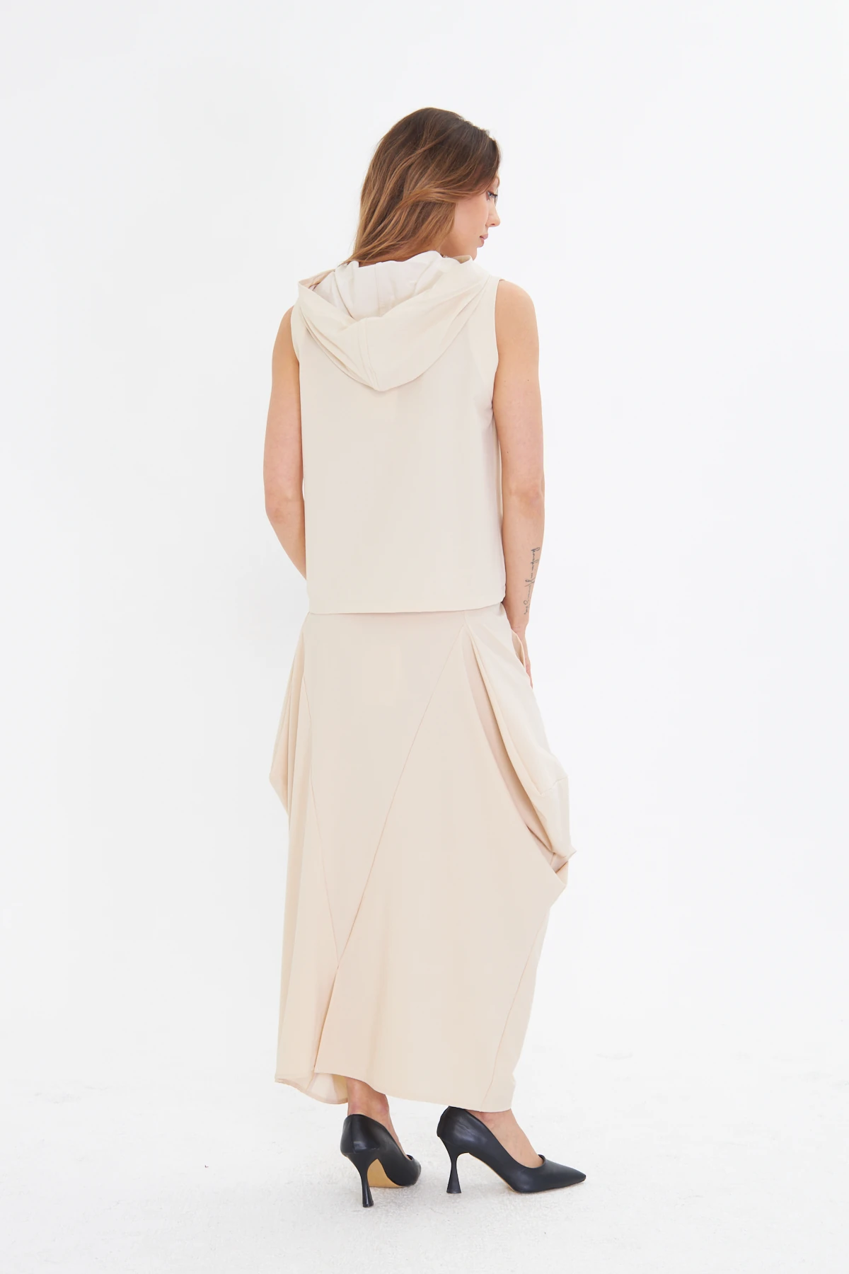 FERMUAR DETAY KAPÜŞONLU BEJ BLUZ