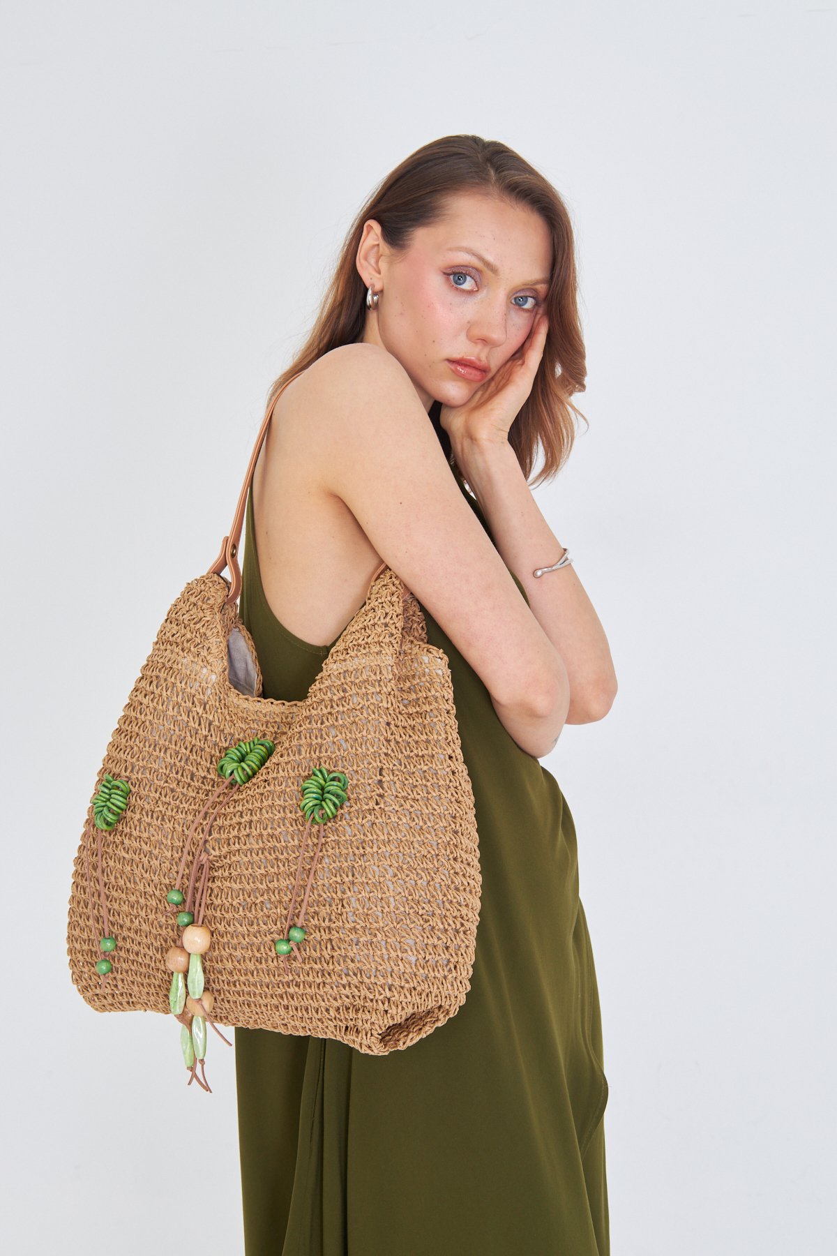 YEŞİL BONCUKLU NATUREL HASIR ÇANTA