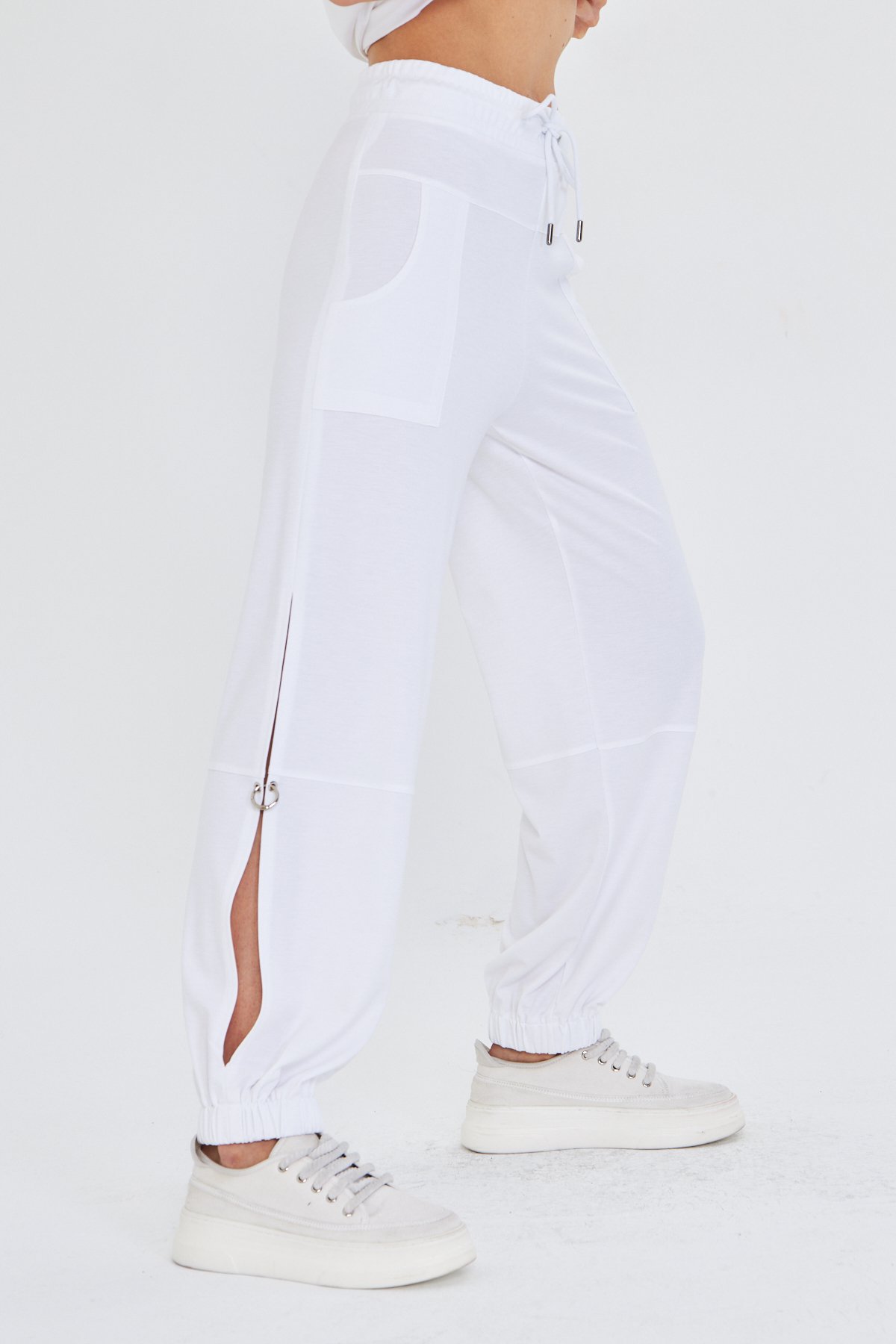 HALKA DETAY BEYAZ BASIC JOGGER