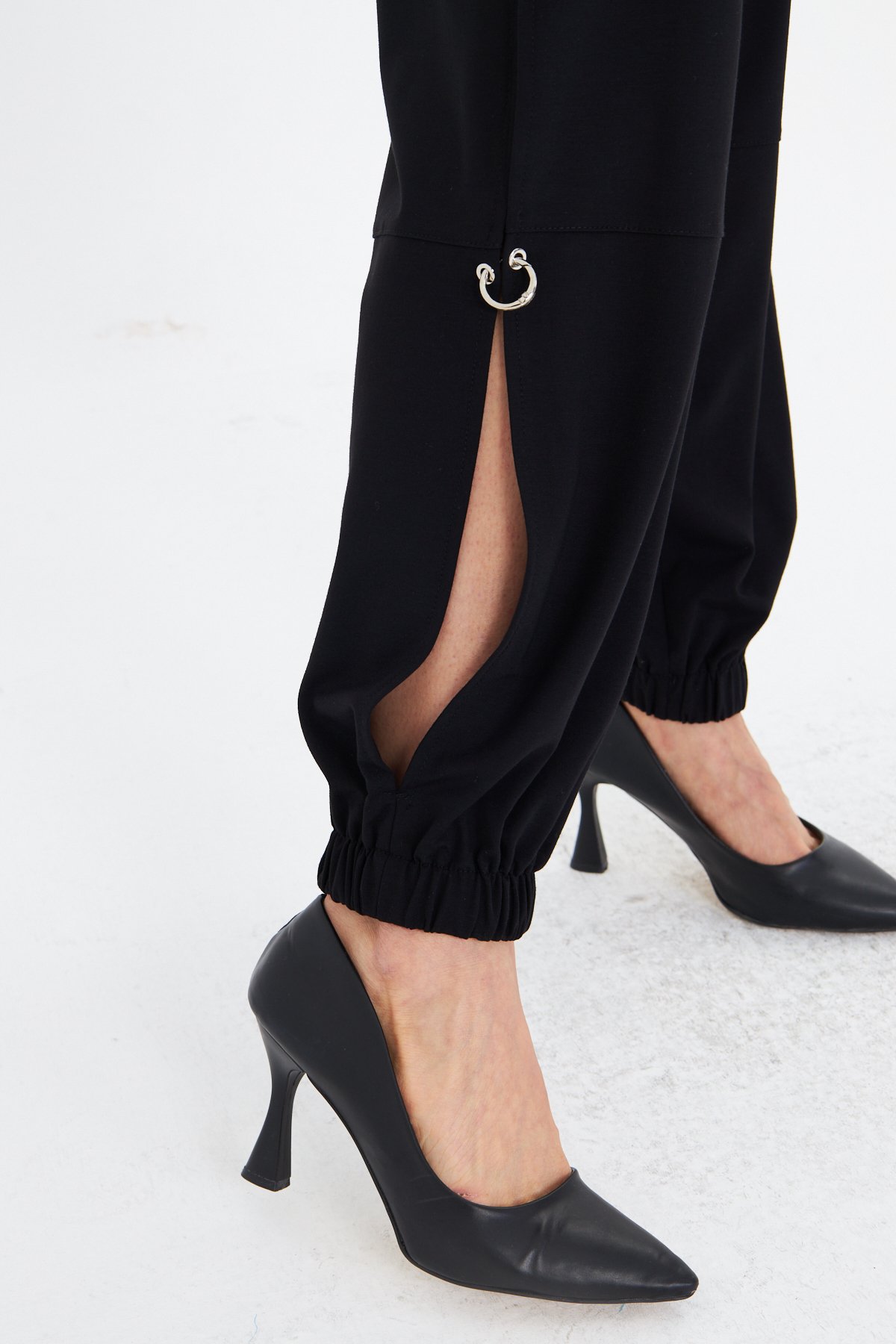 HALKA DETAY SİYAH BASIC JOGGER
