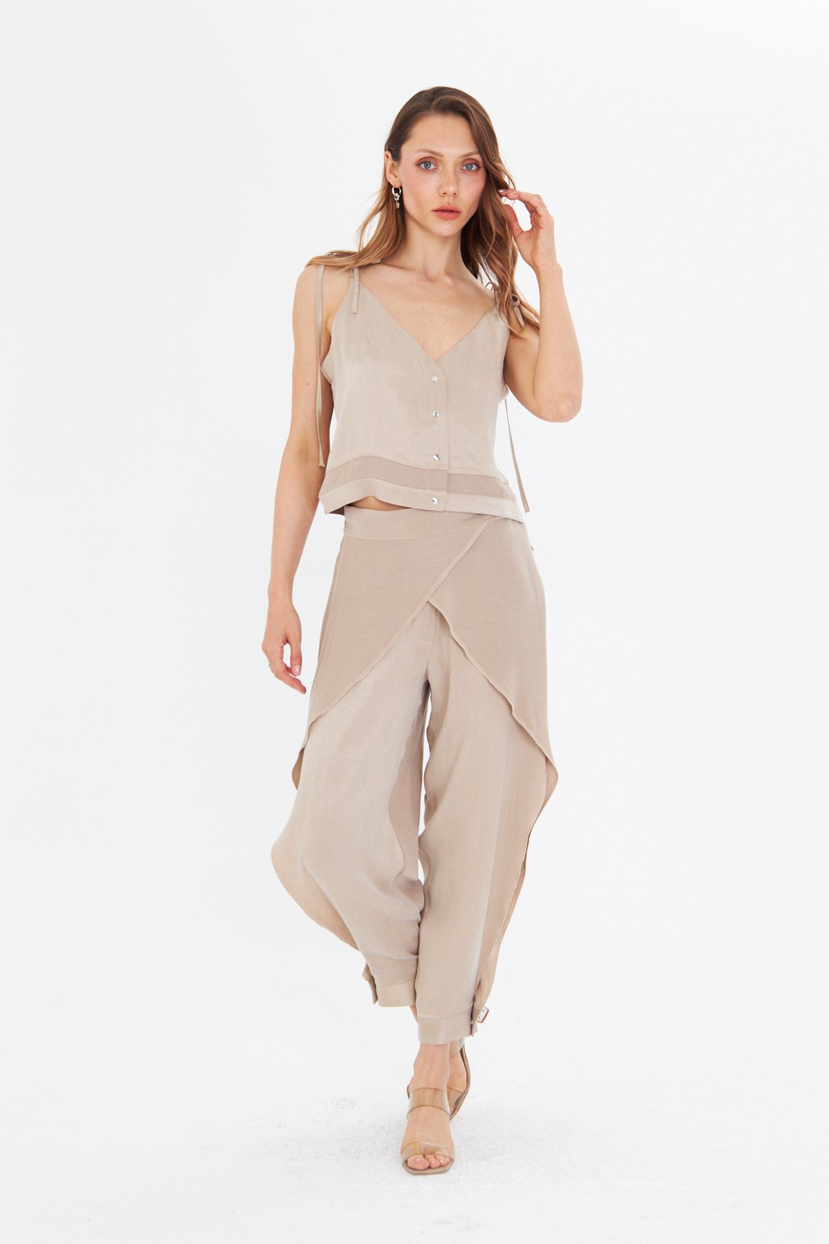 İP ASKILI BEJ OKALİPTÜS CROP BLUZ 