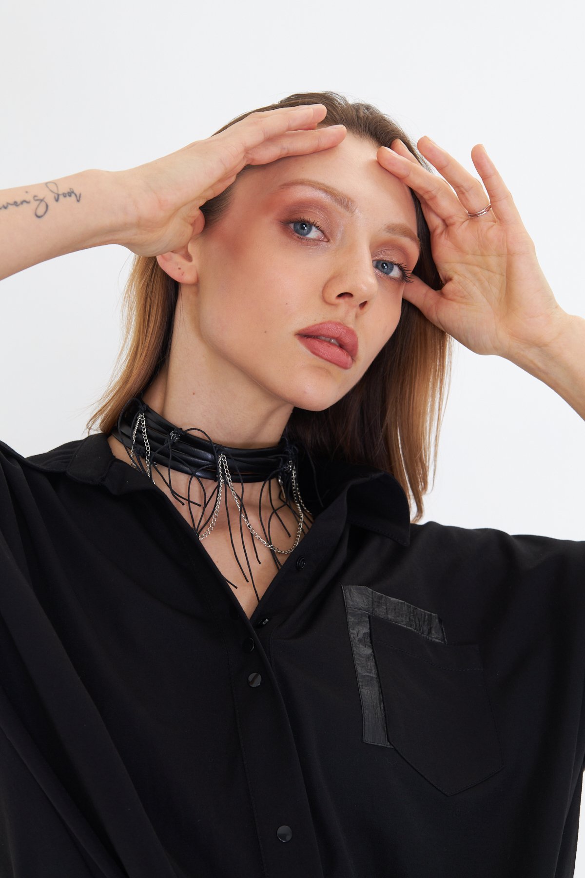 SİYAH DERİ CHOKER KOLYE