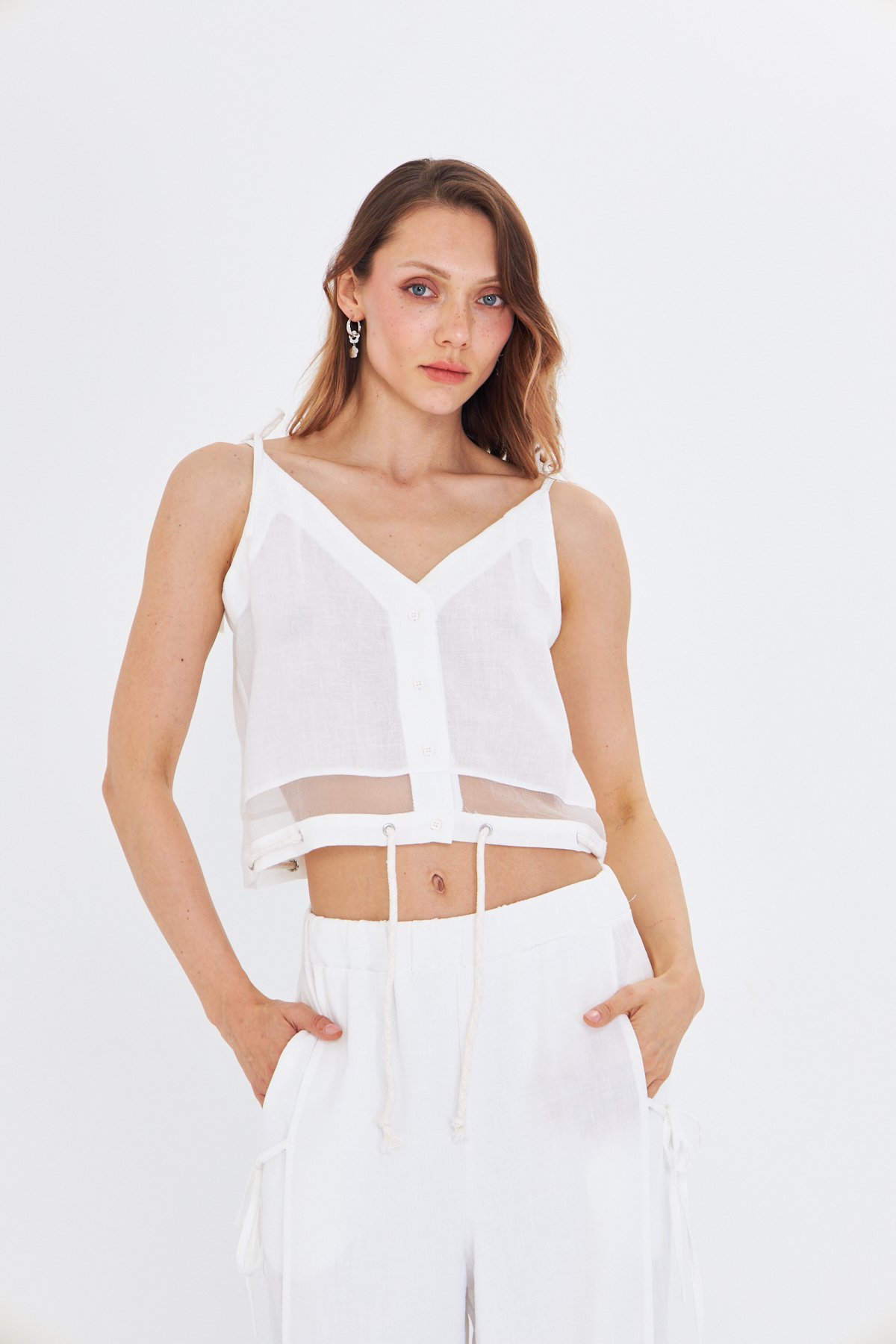 İP ASKILI BEYAZ CROP  KETEN BLUZ