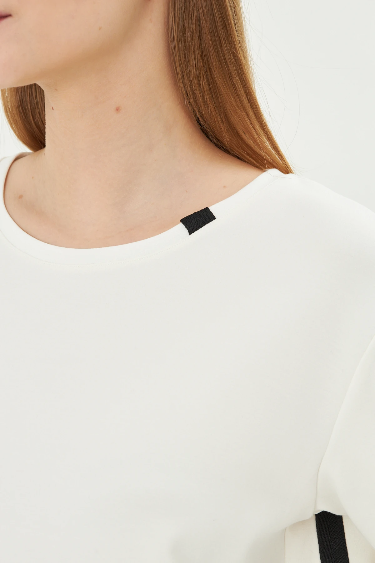 ŞERİTLİ BEYAZ MODAL BLUZ