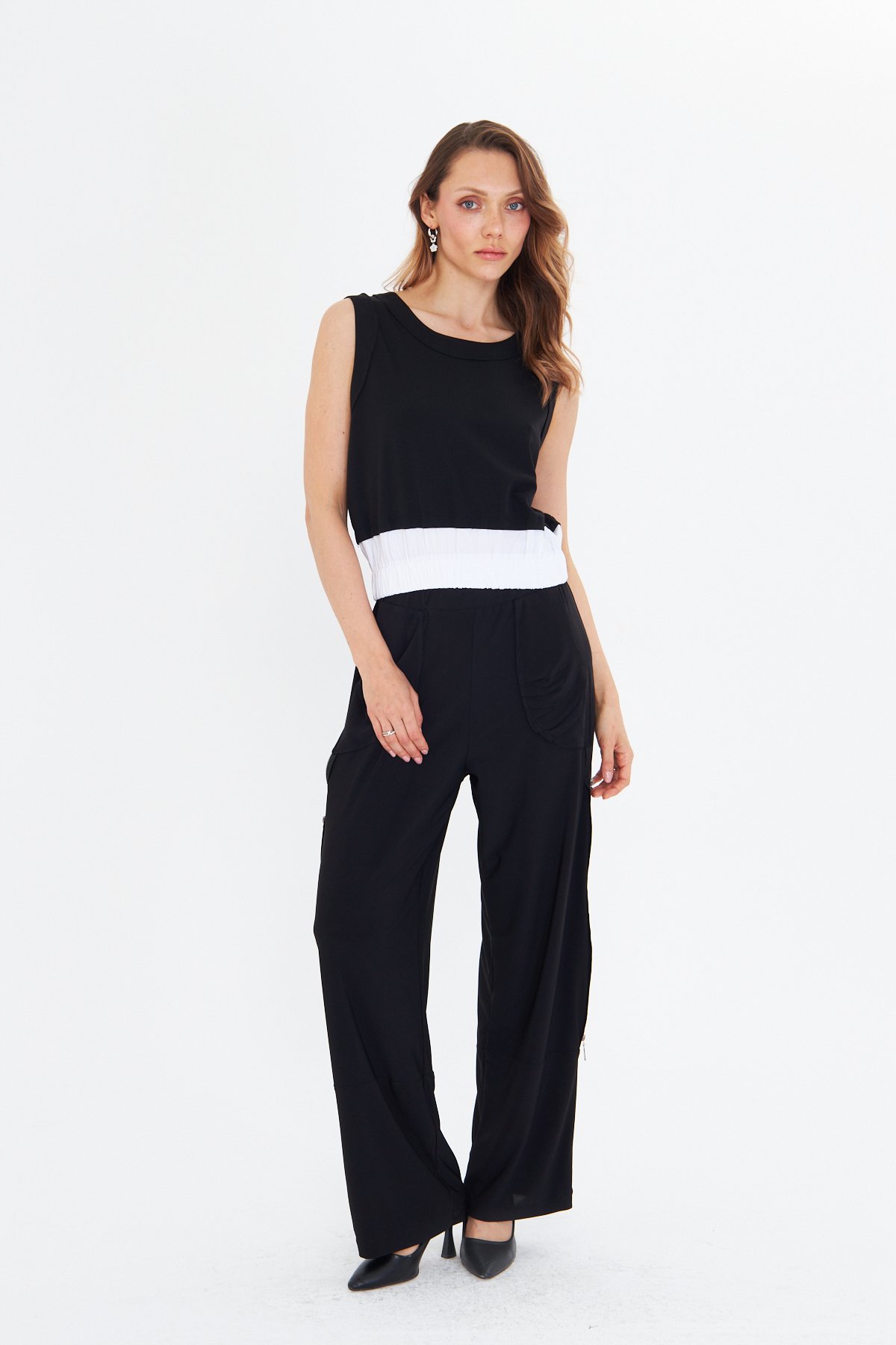 SIRT DETAYLI SİYAH BASIC CROP BLUZ