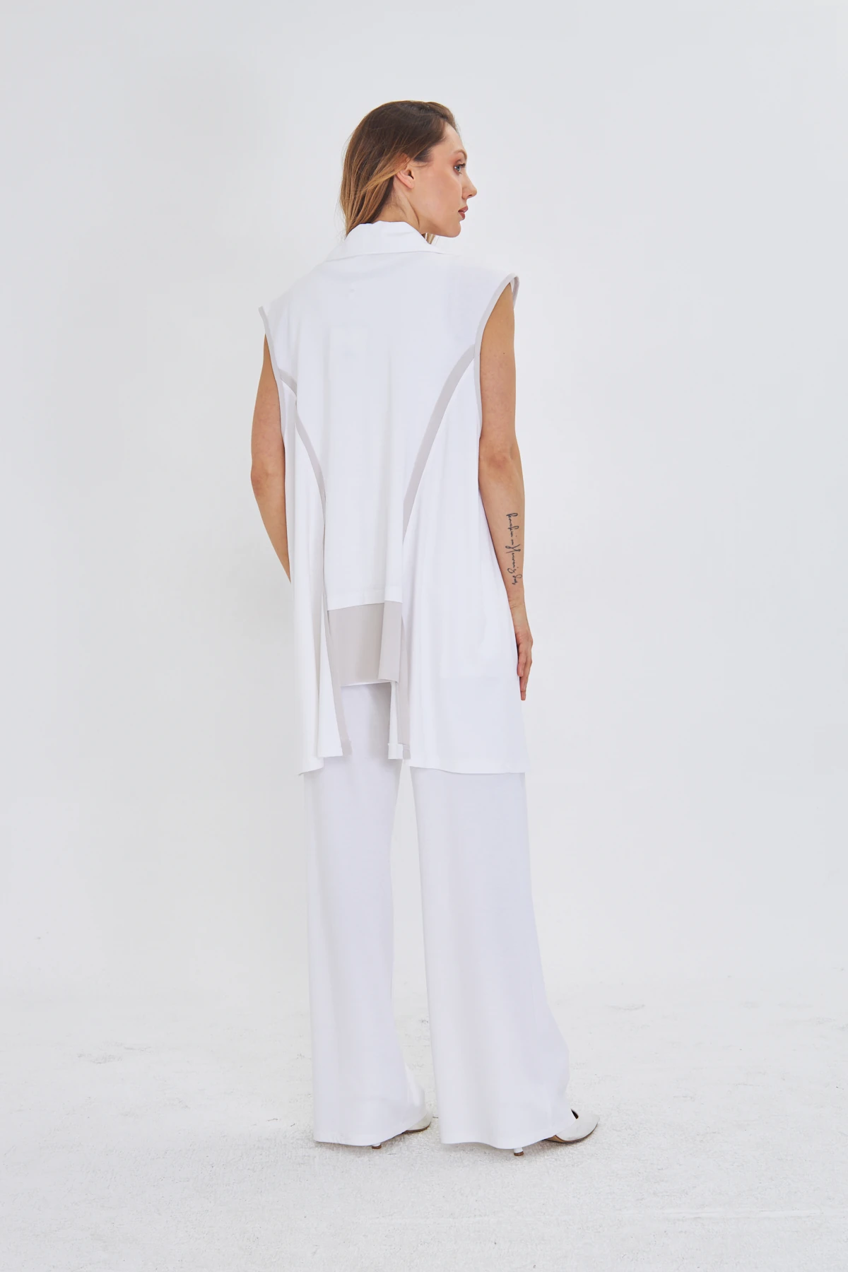 KOLSUZ BEYAZ MODAL YELEK