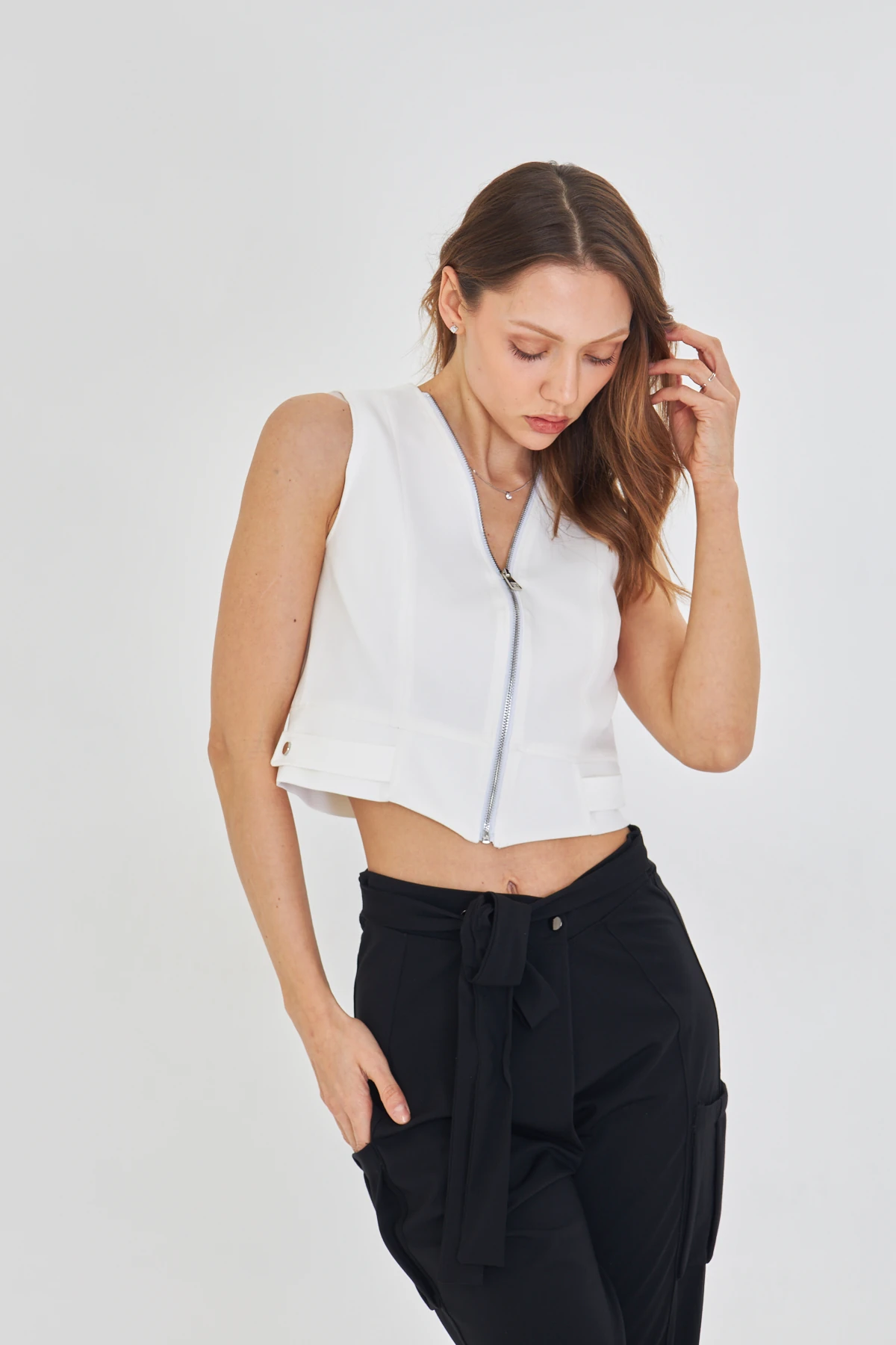 FERMUARLI BEYAZ YELEK