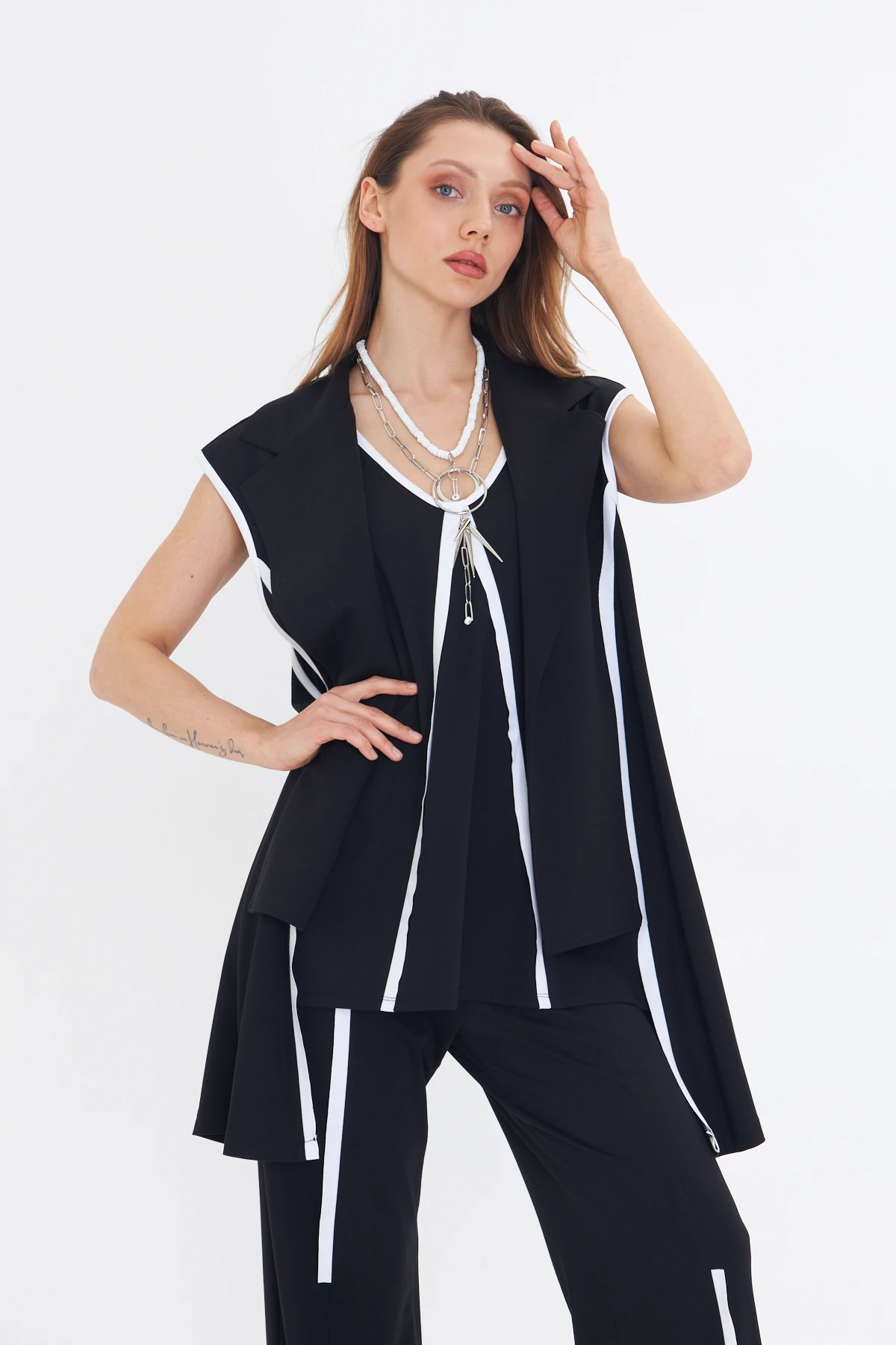 KOLSUZ SİYAH MODAL YELEK