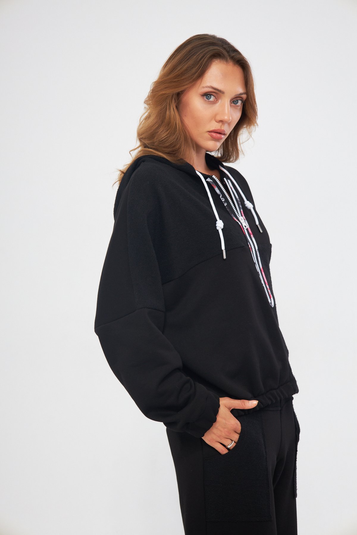 KAPÜŞONLU BASIC SİYAH SWEATSHIRT