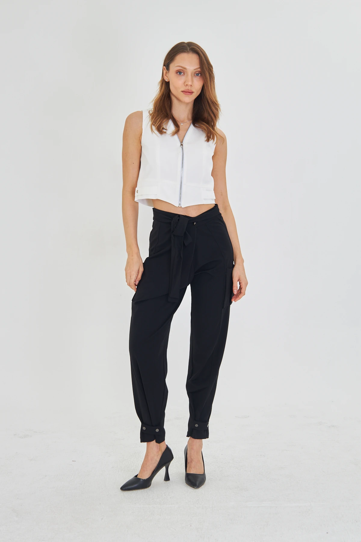 FERMUARLI BEYAZ YELEK