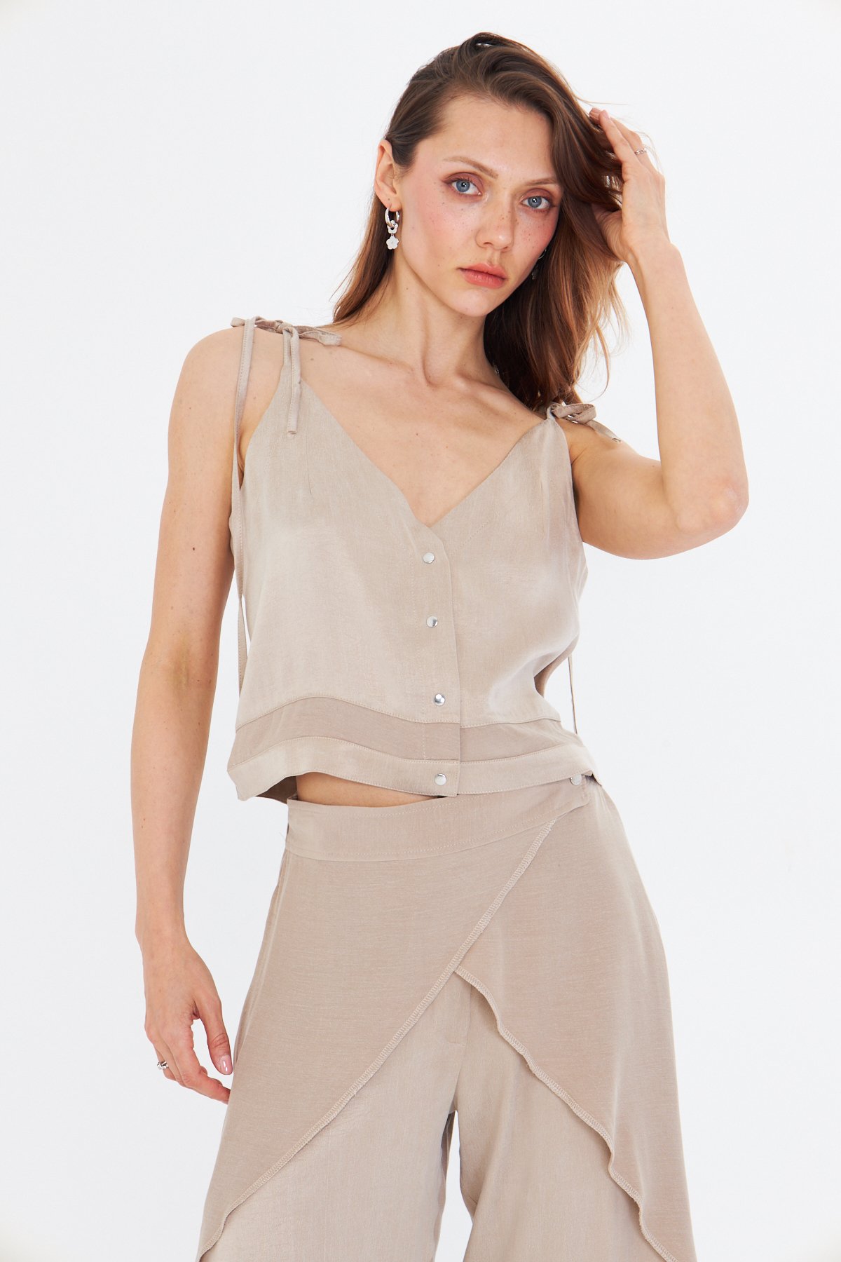 İP ASKILI BEJ OKALİPTÜS CROP BLUZ 