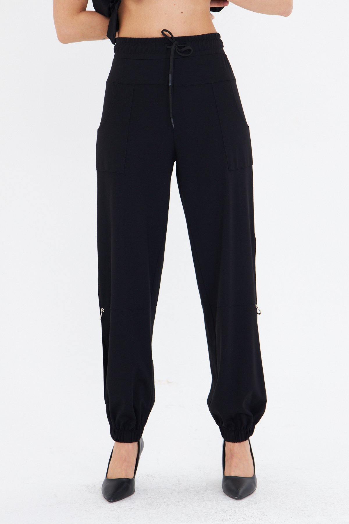 HALKA DETAY SİYAH BASIC JOGGER