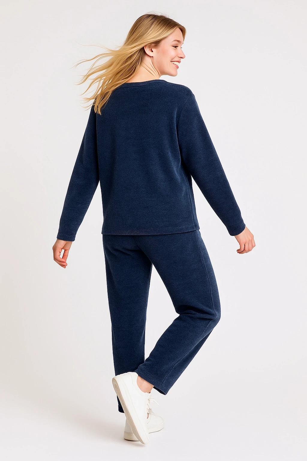 İtalyan V Yaka Yıldız Detaylı Kadife Takım - LACİVERT