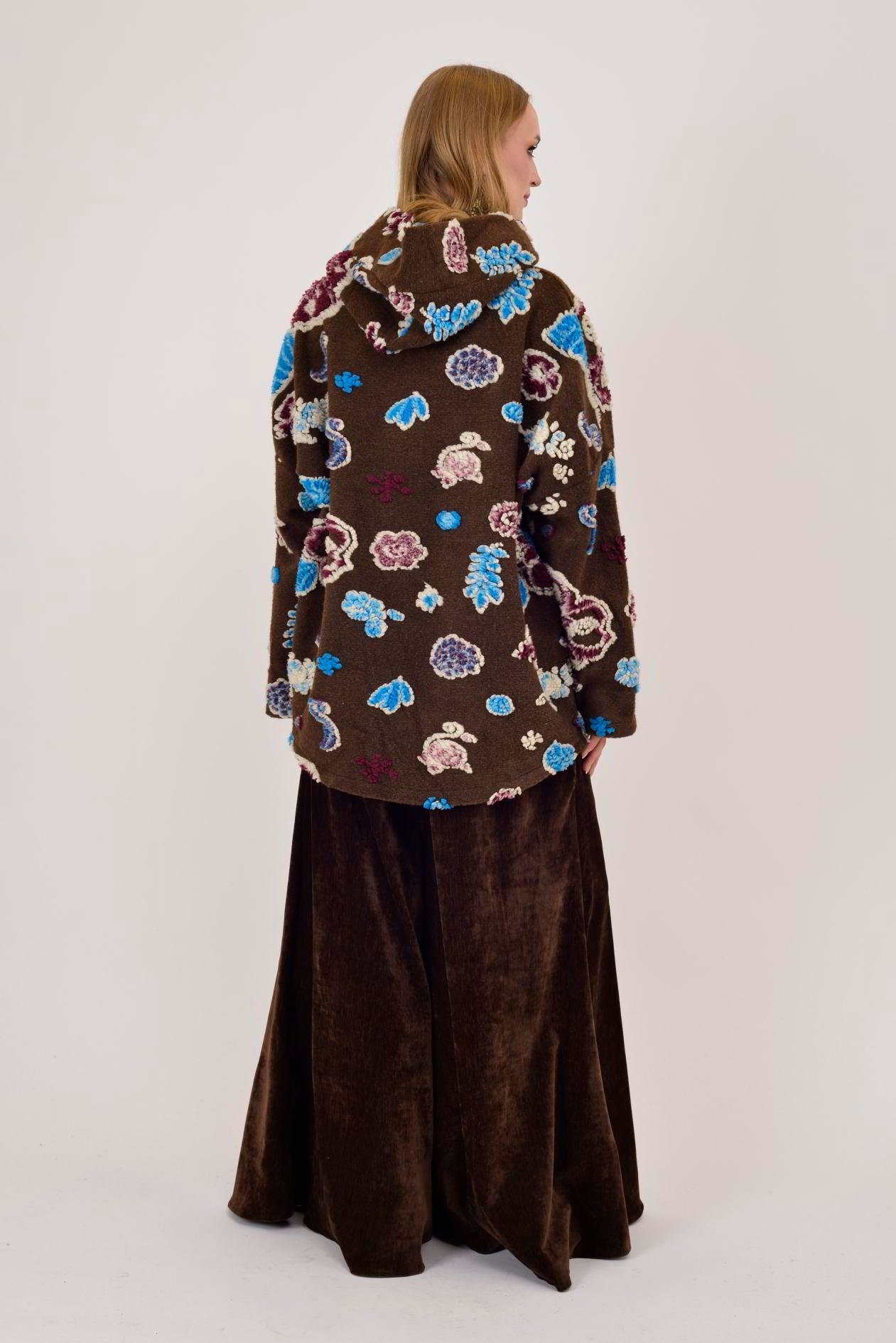 İtalyan Çiçek Tasarımlı Kapüşonlu Keçe Kaban - KAHVERENGİ