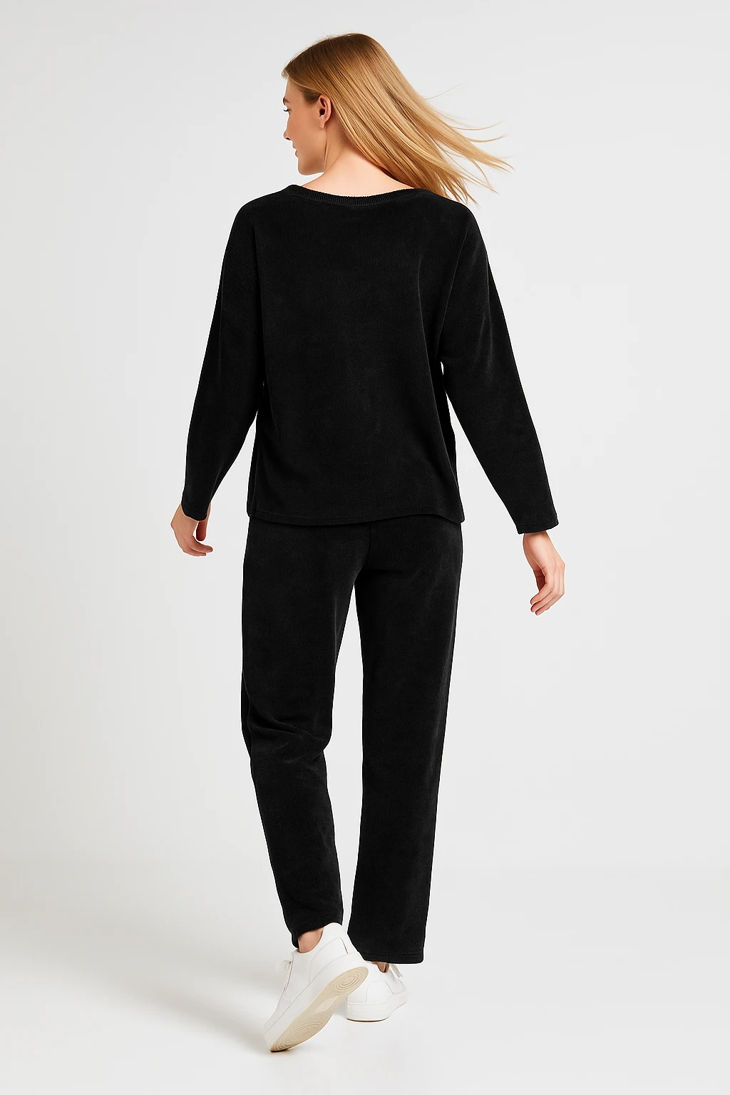 İtalyan V Yaka Yıldız Detaylı Kadife Takım - SİYAH