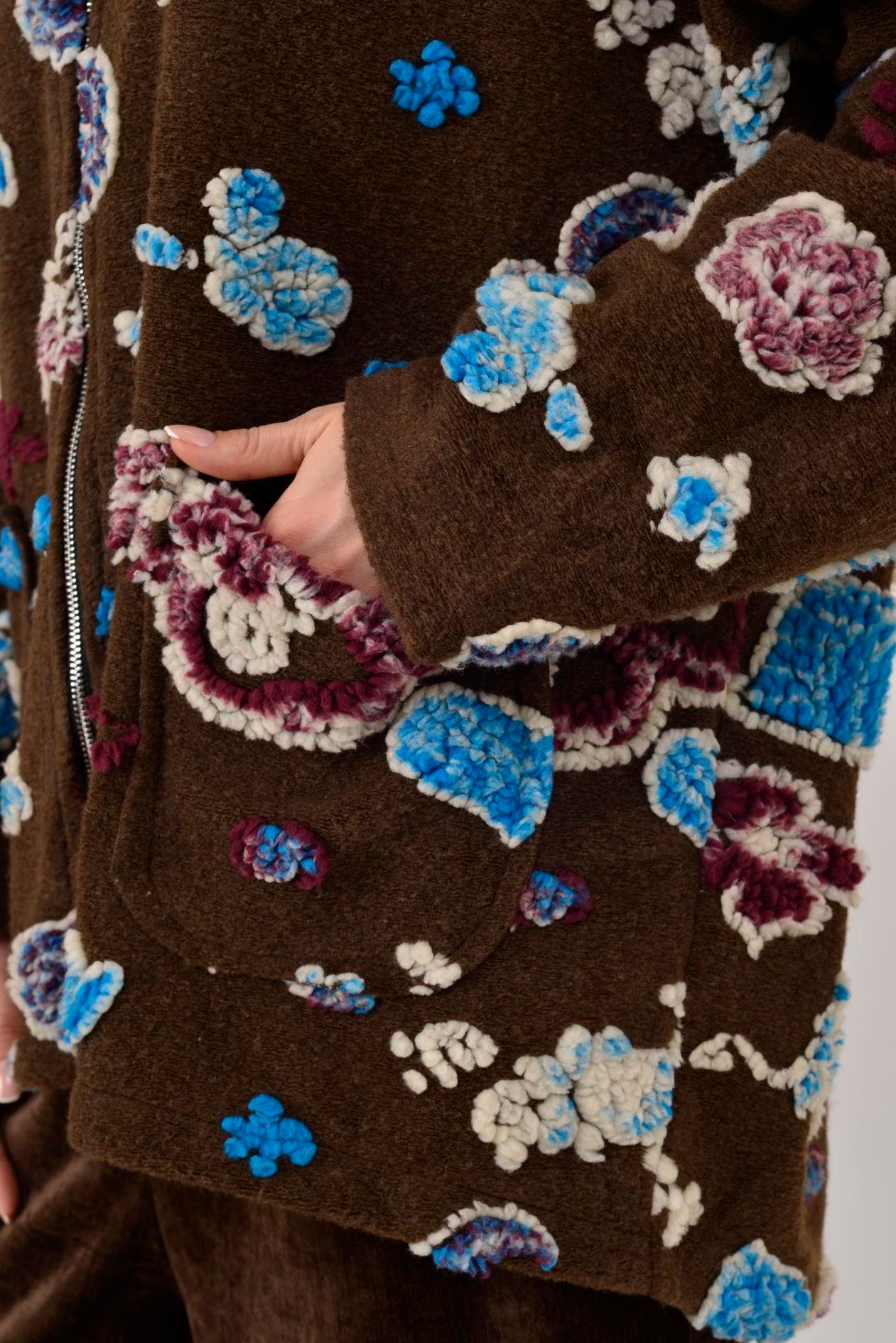 İtalyan Çiçek Tasarımlı Kapüşonlu Keçe Kaban - KAHVERENGİ