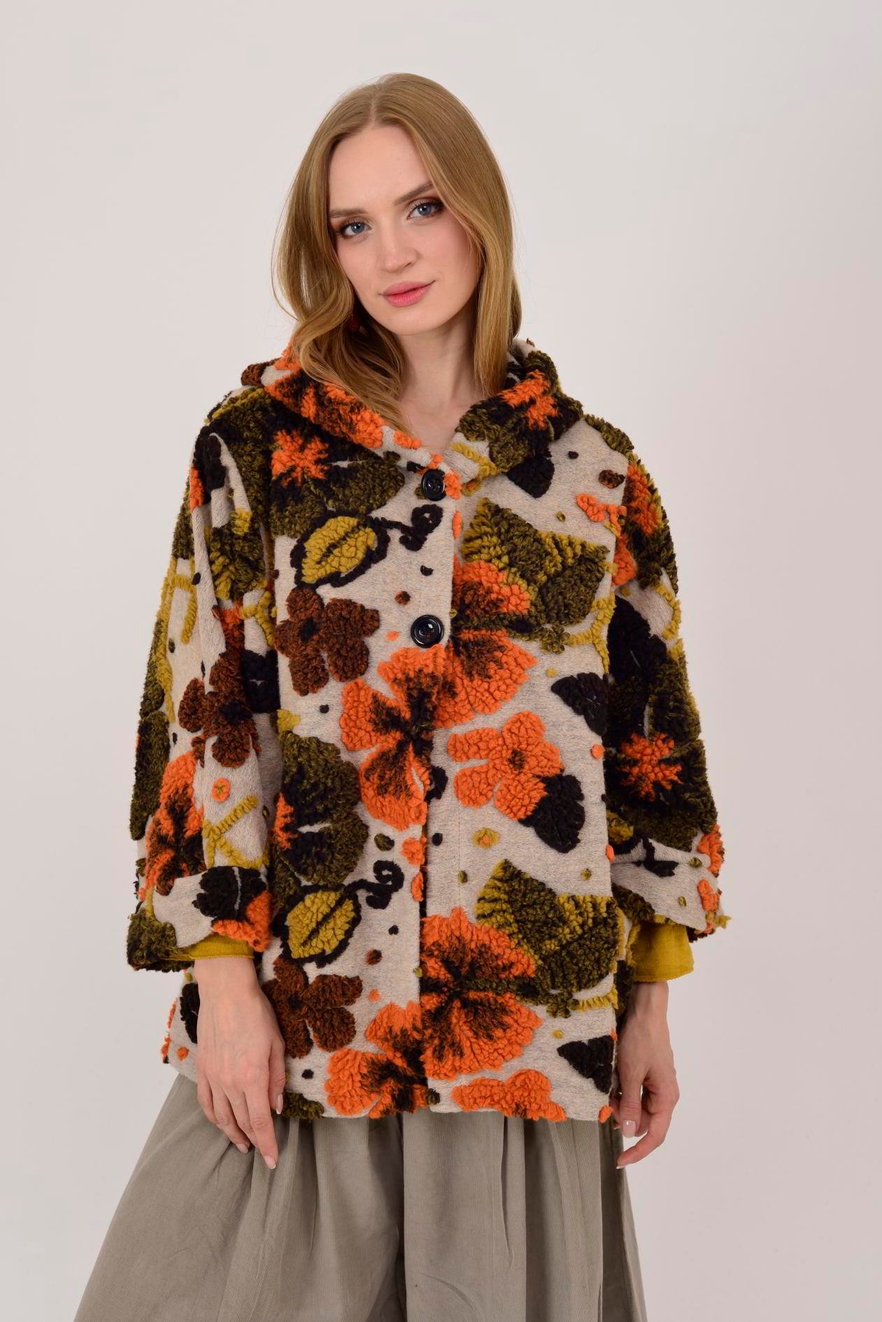 İtalyan Çiçek Kabartmalı Kapüşonlu Keçe Kaban - BEJ