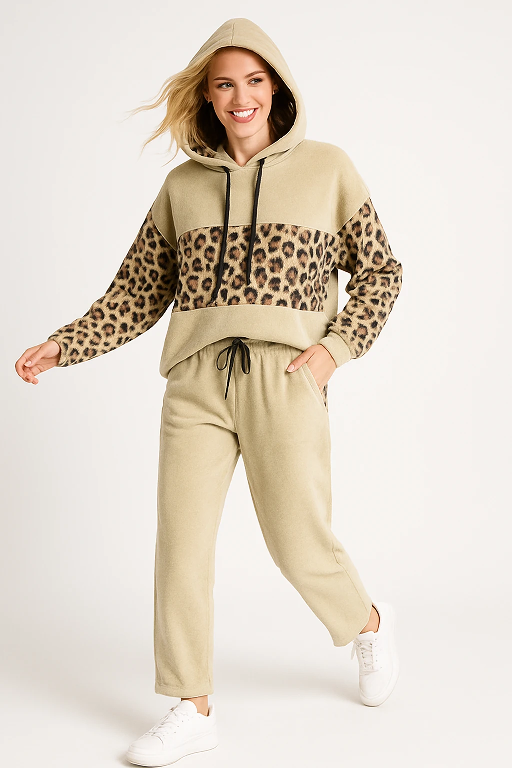 İtalyan Leopar Detaylı Kadife Takım - BEJ