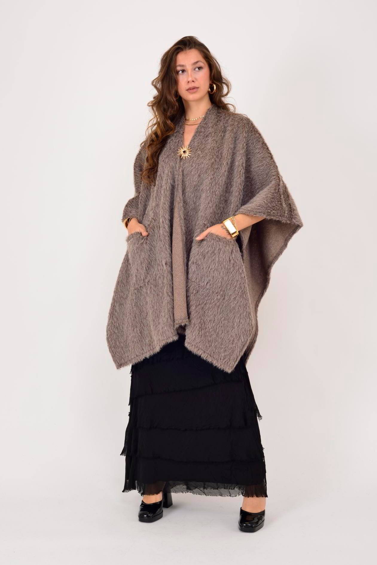 İtalyan Broş Detaylı Keçe Panço - VİZON