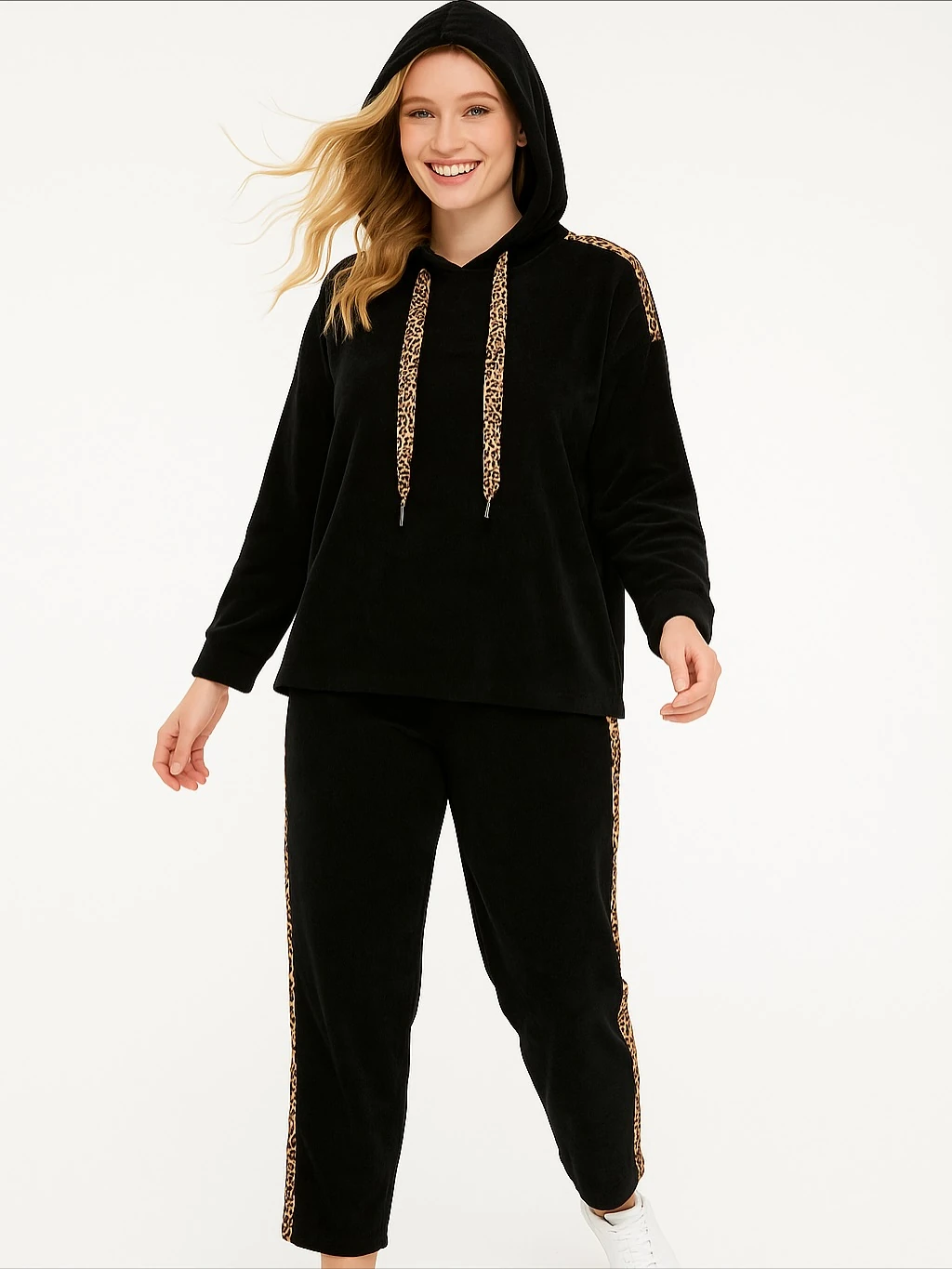 İtalyan Leopar Desenli Kadife Takım - SİYAH