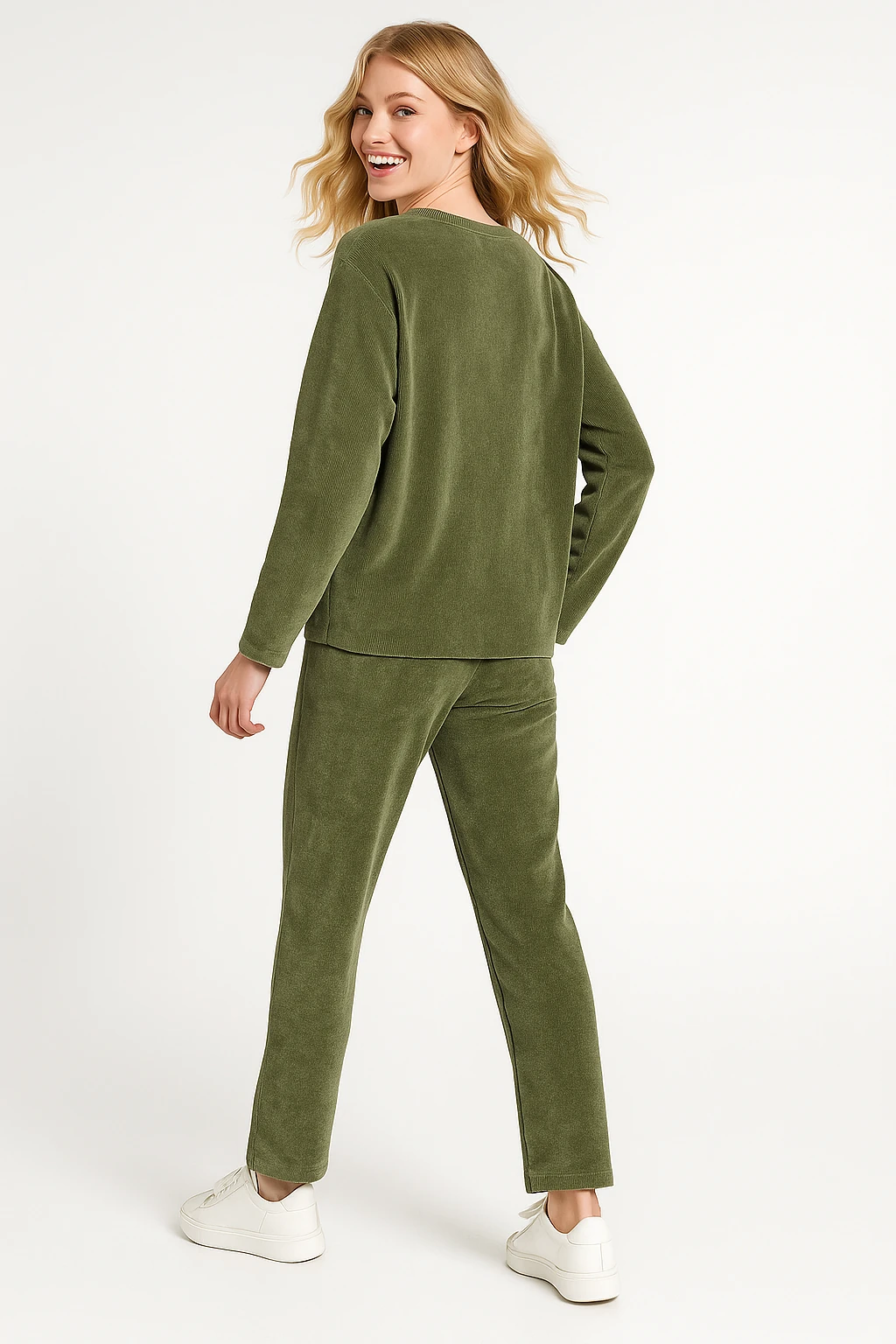 İtalyan V Yaka Yıldız Detaylı Kadife Takım - YEŞİL