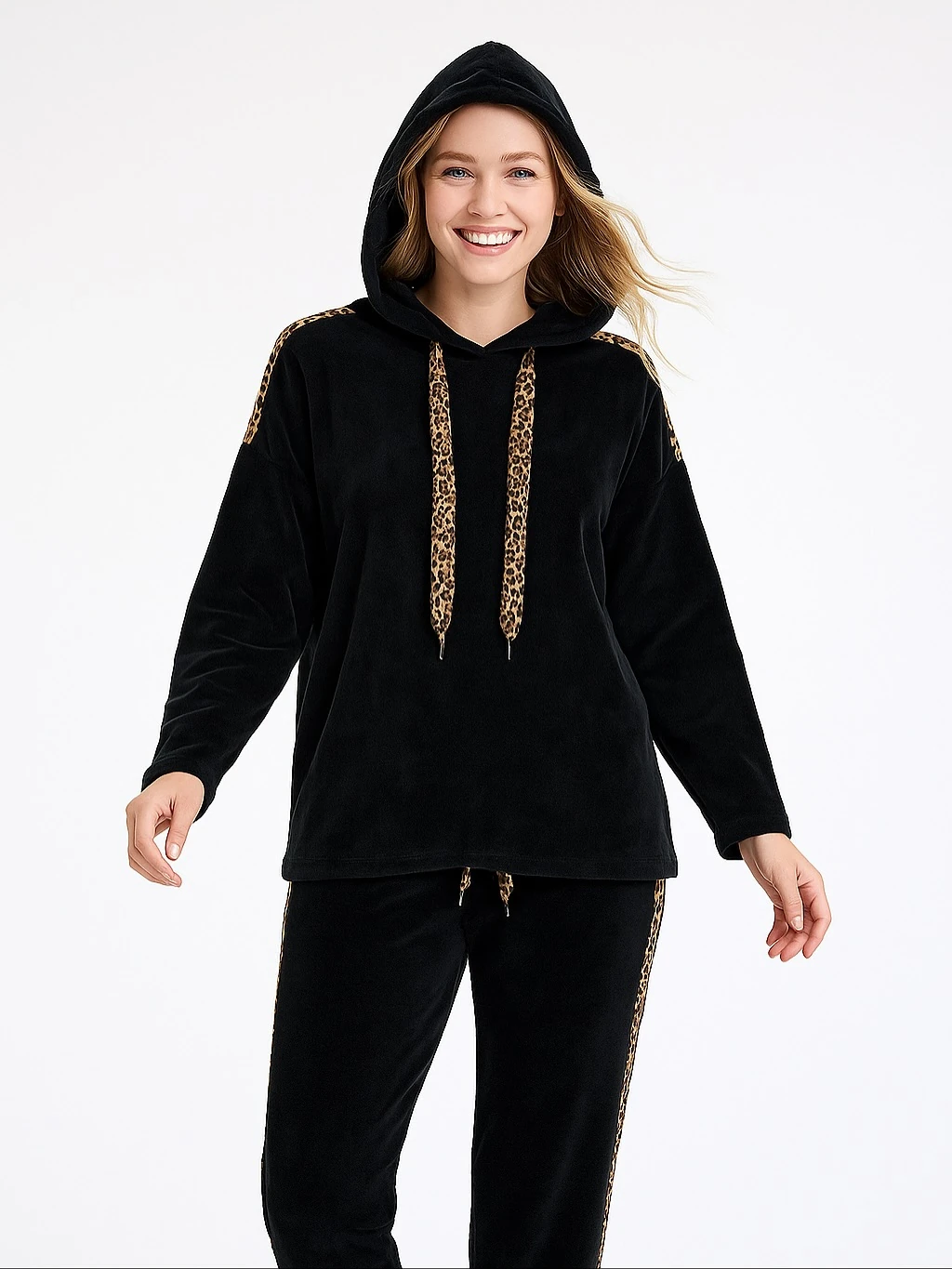 İtalyan Leopar Desenli Kadife Takım - SİYAH