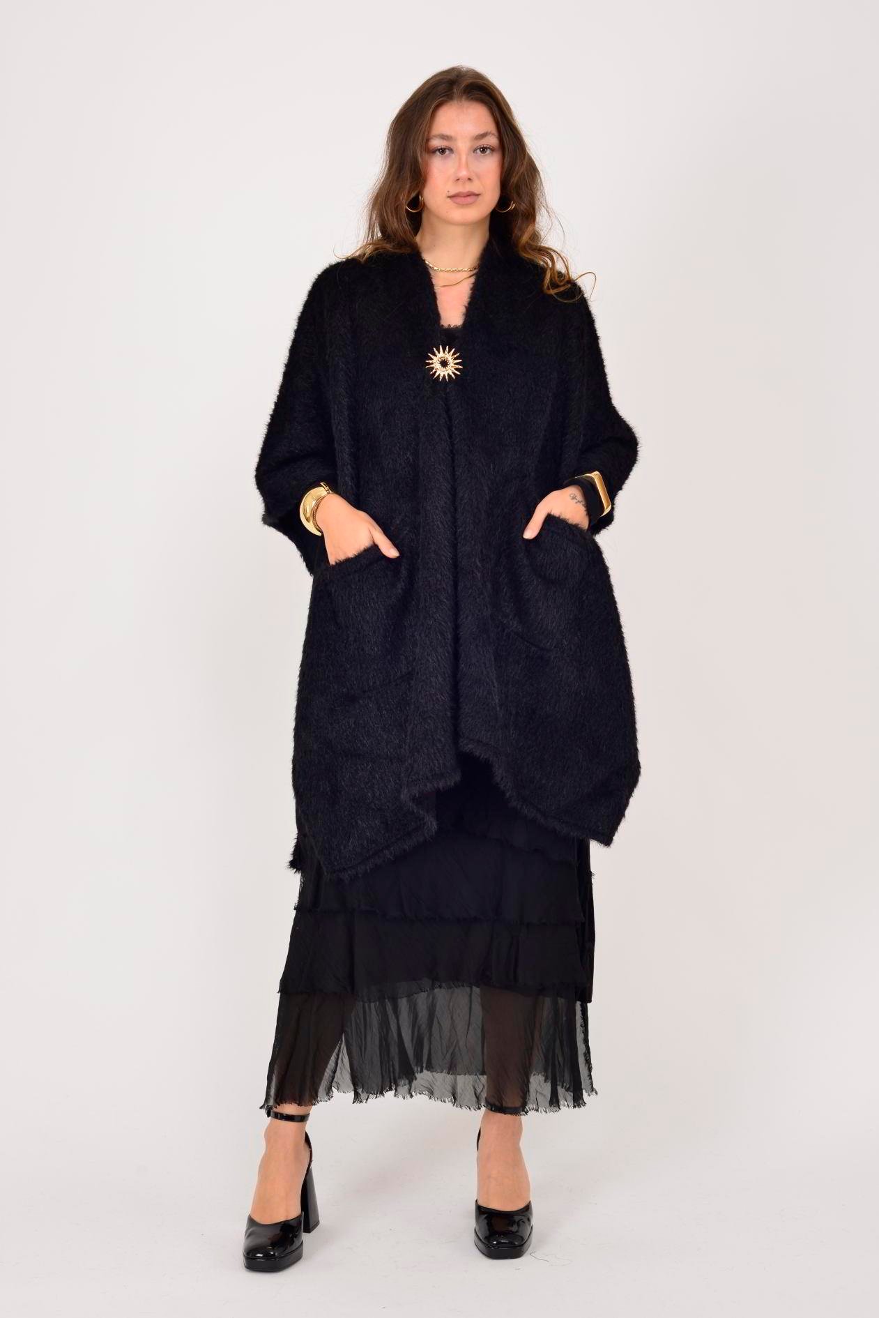 İtalyan Broş Detaylı Keçe Panço - SİYAH