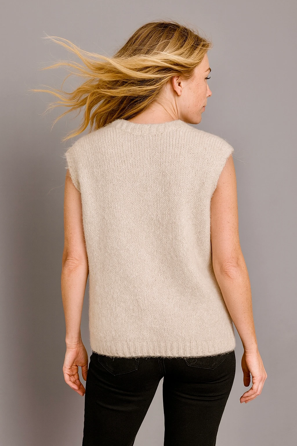 İtalyan Kolsuz Triko Süveter - KREM