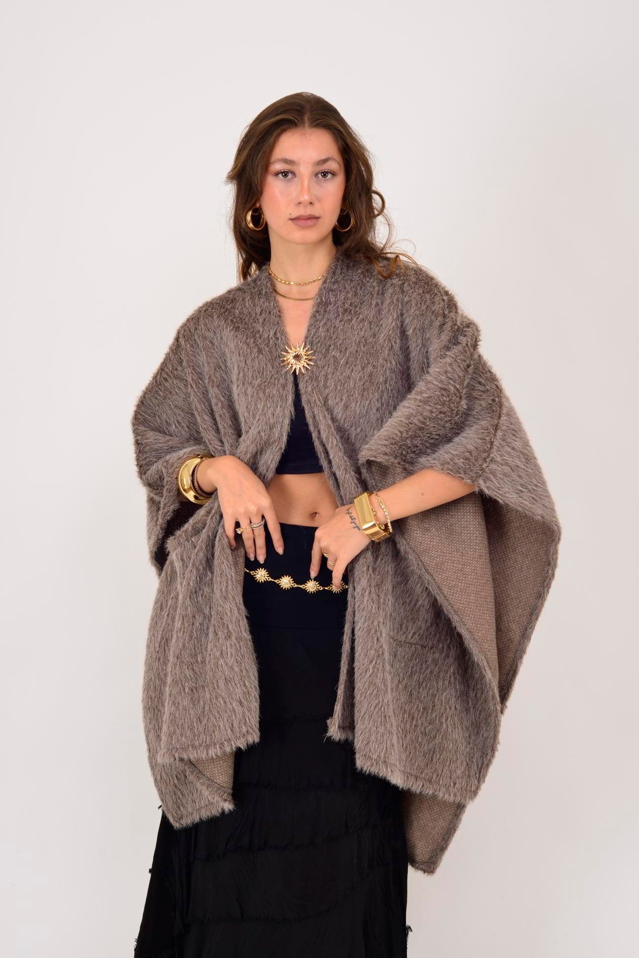 İtalyan Broş Detaylı Keçe Panço - VİZON