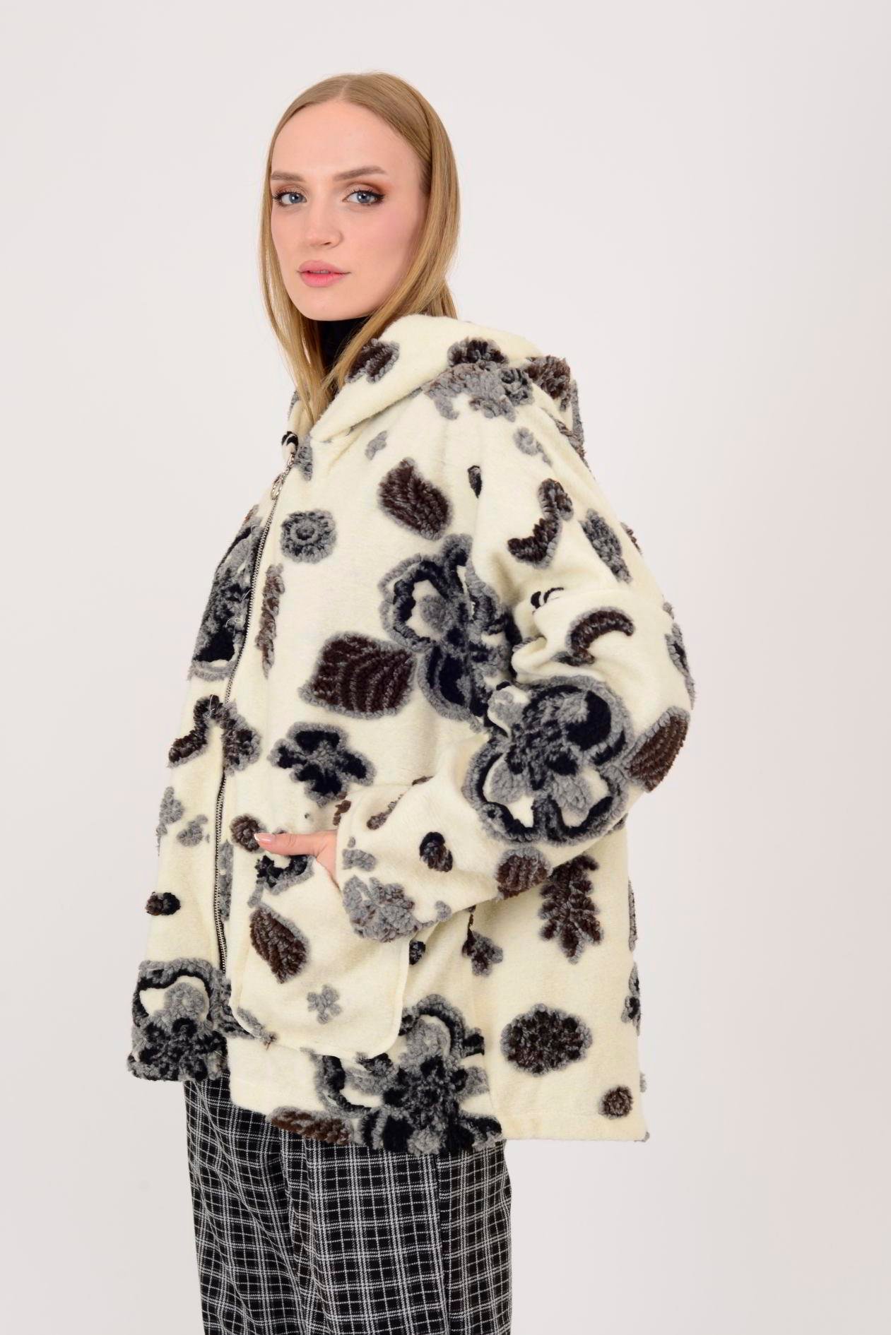 İtalyan Çiçek Tasarımlı Kapüşonlu Keçe Kaban - BEYAZ