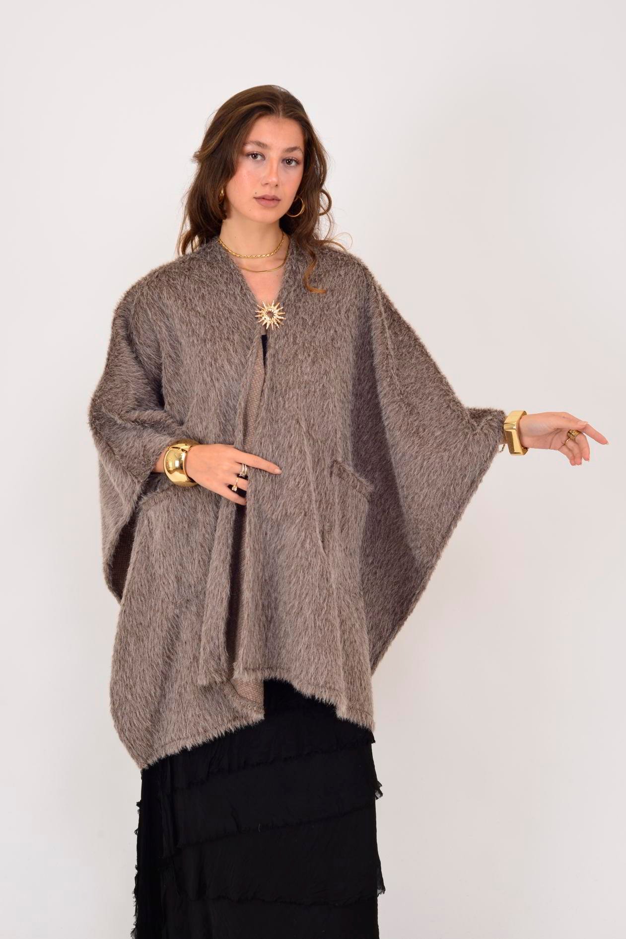 İtalyan Broş Detaylı Keçe Panço - VİZON