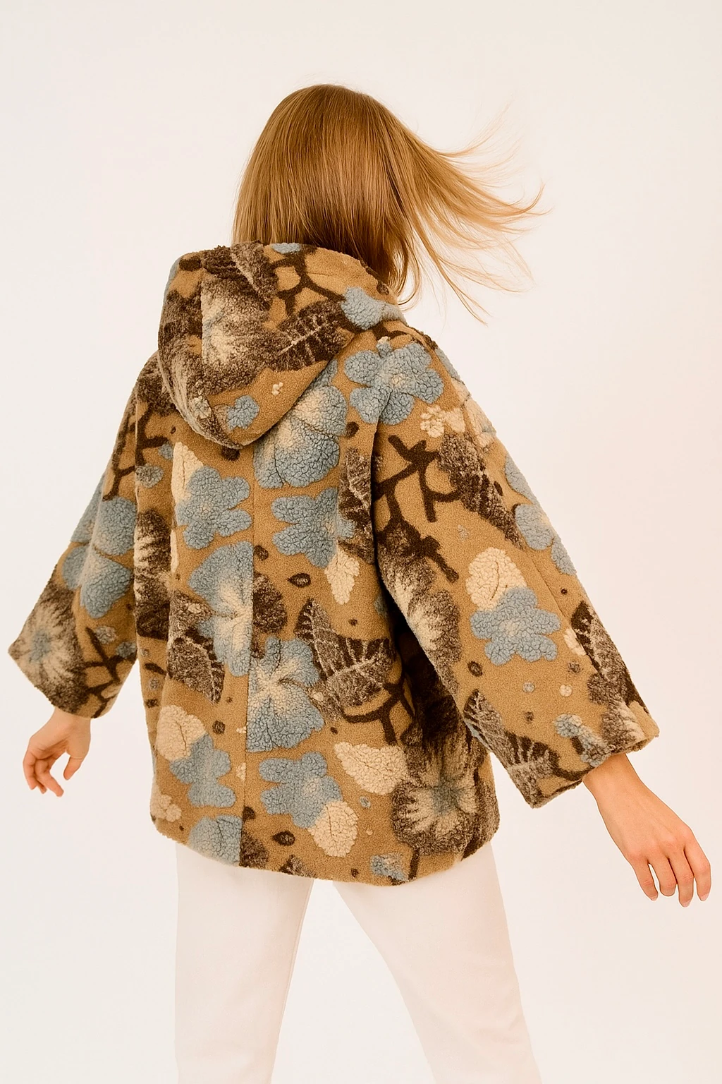 İtalyan Çiçek Kabartmalı Kapüşonlu Keçe Kaban - VİZON