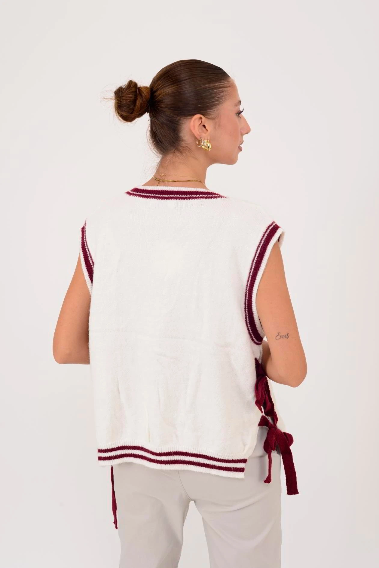 İtalyan İşleme Detaylı Süveter - BEYAZ