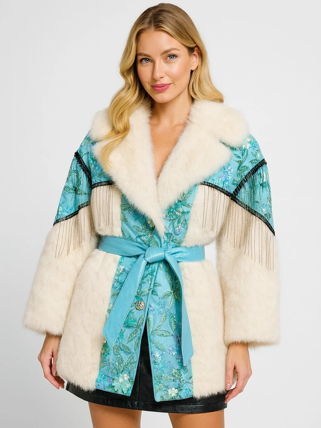 İtalyan Tasarım İşlemeli Kürk - BEYAZ