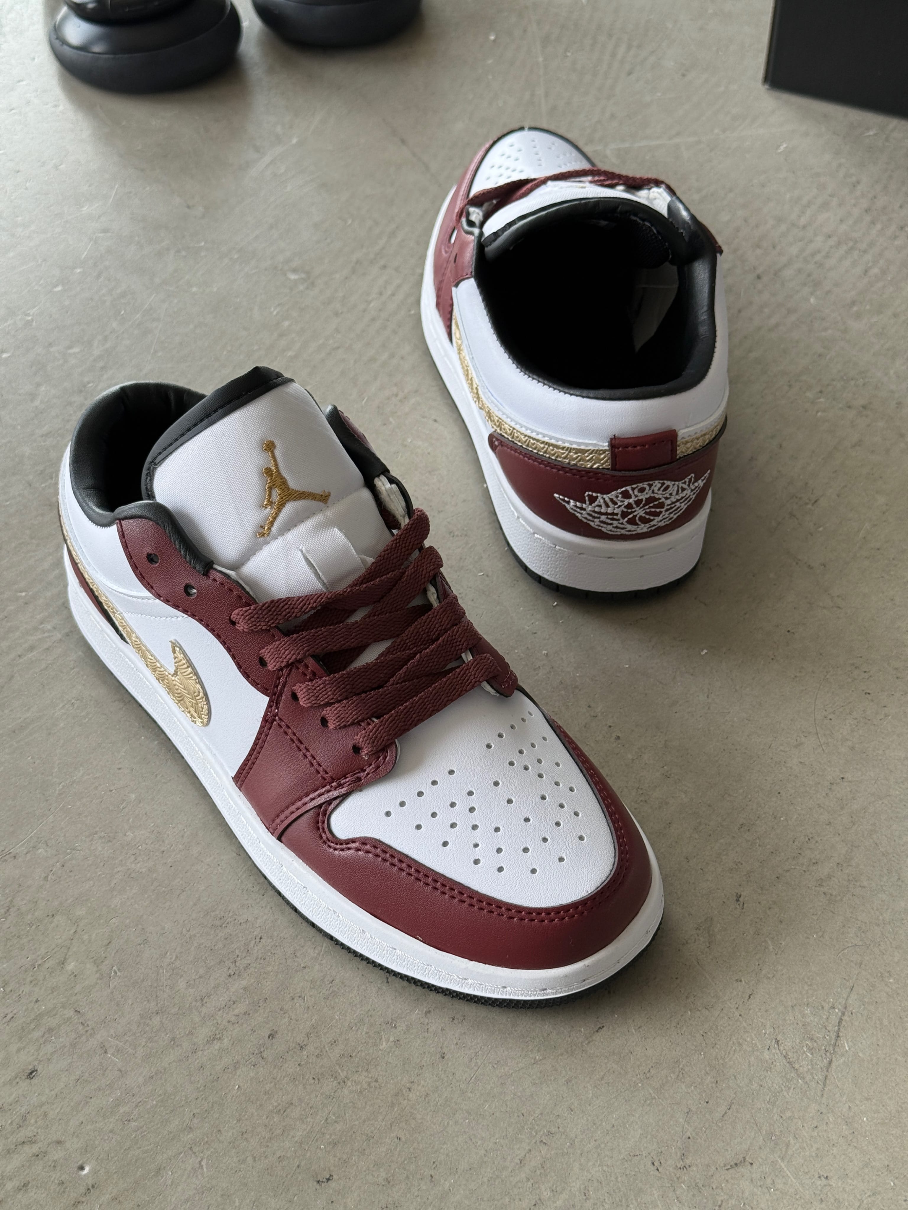 Jordan 1 - Bordo Altın