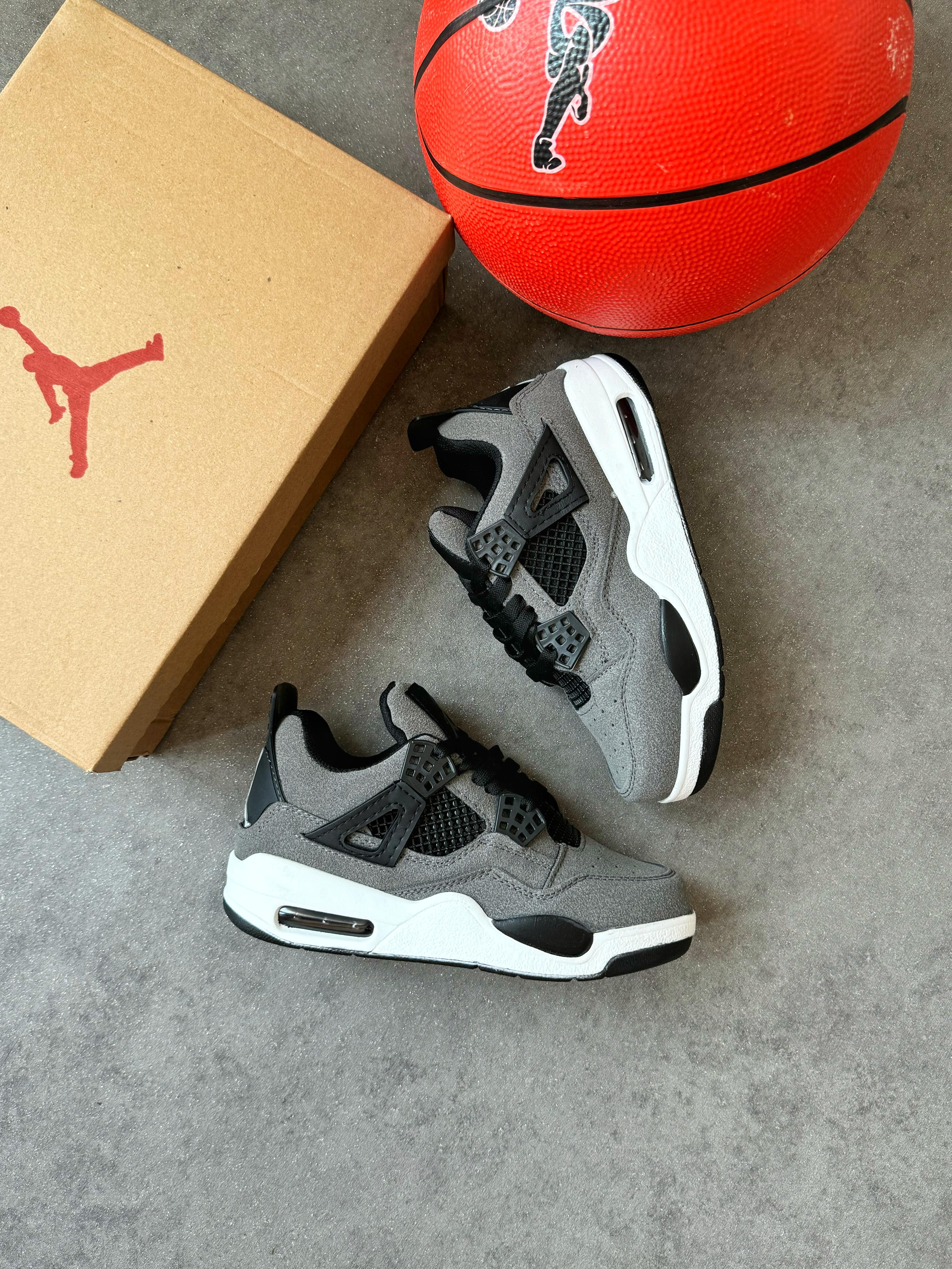 Jordan 4