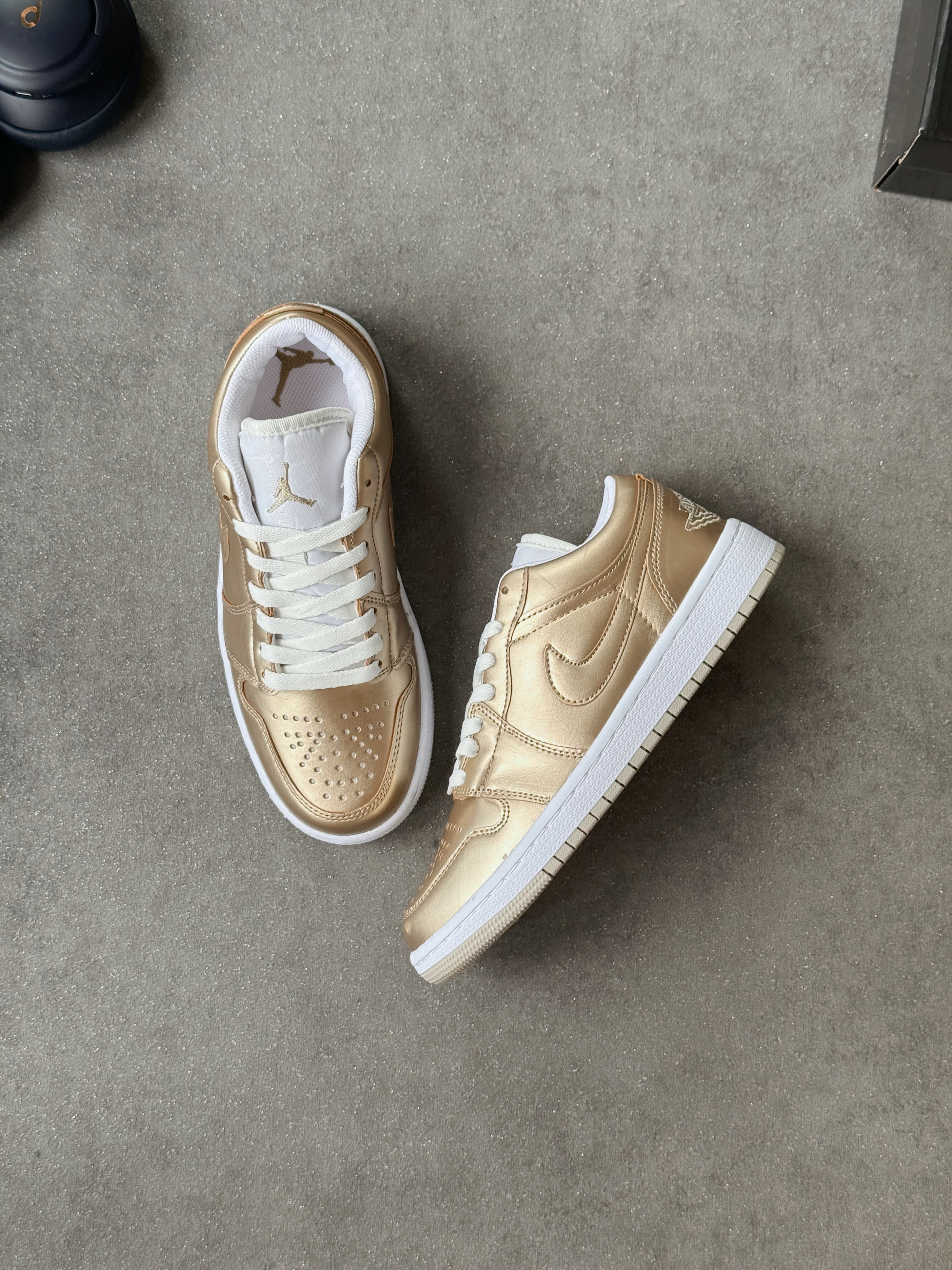 Jordan 1 - Gold