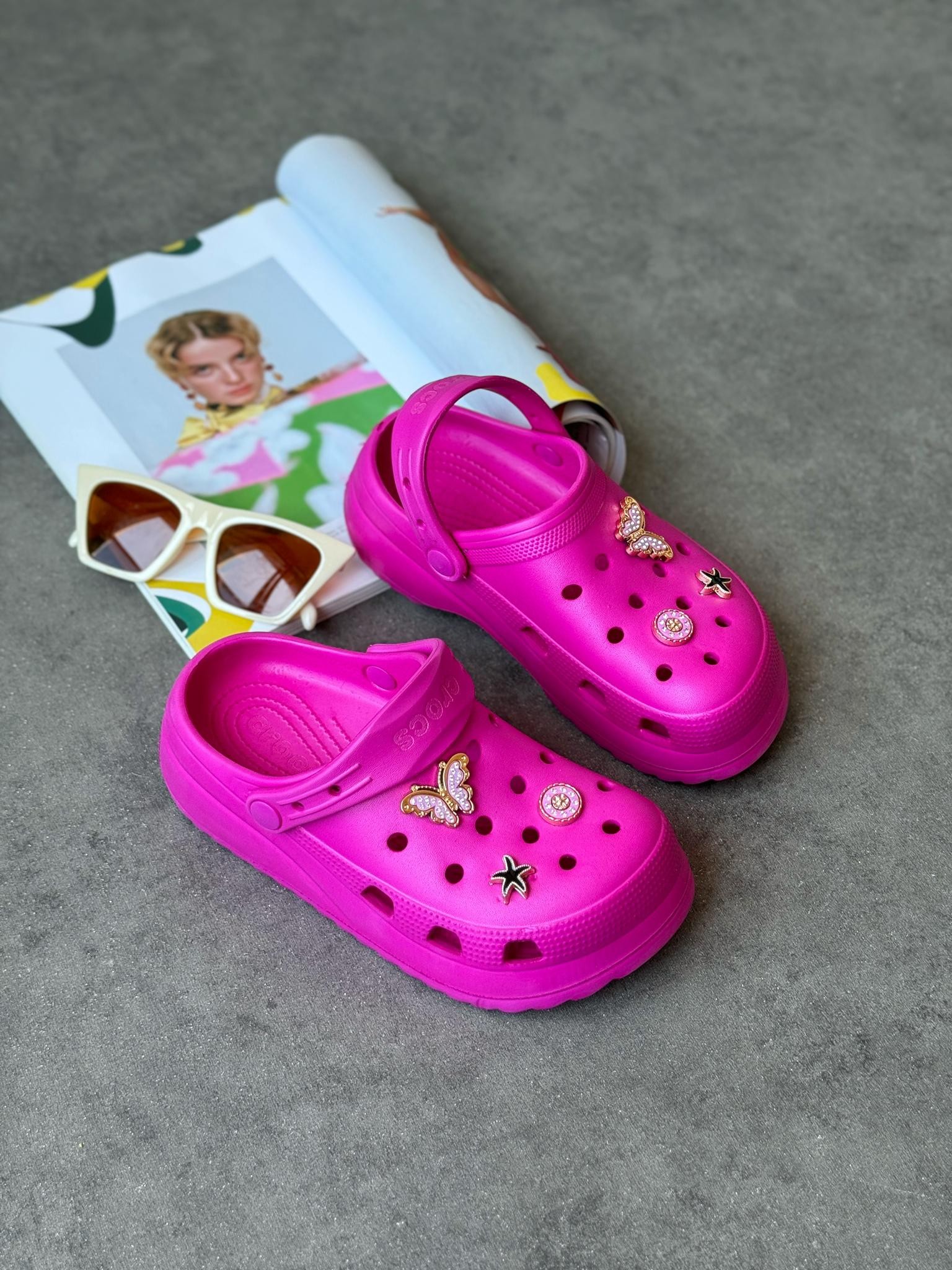 Süslü Crocs