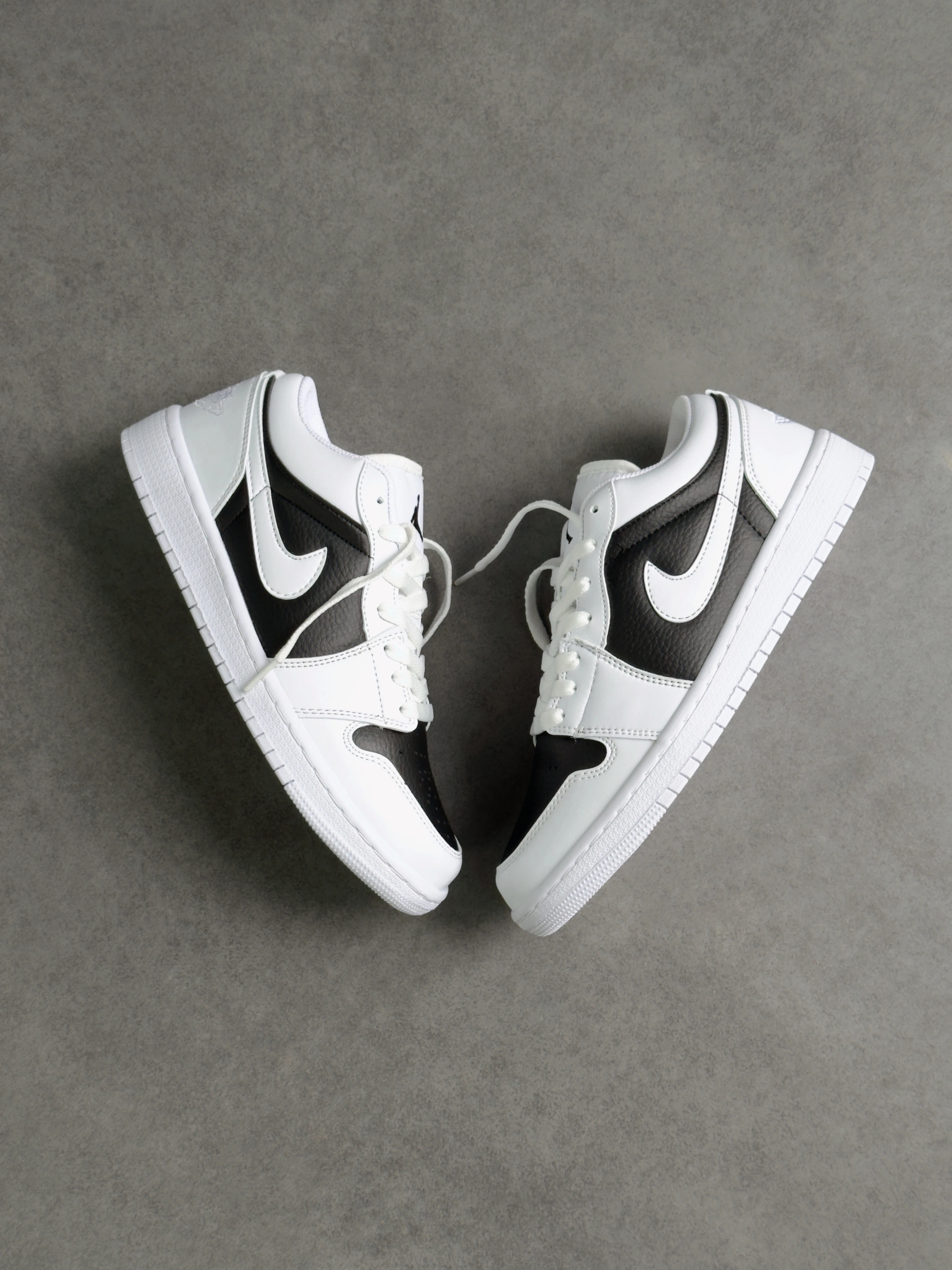 Jordan 1 - White Black