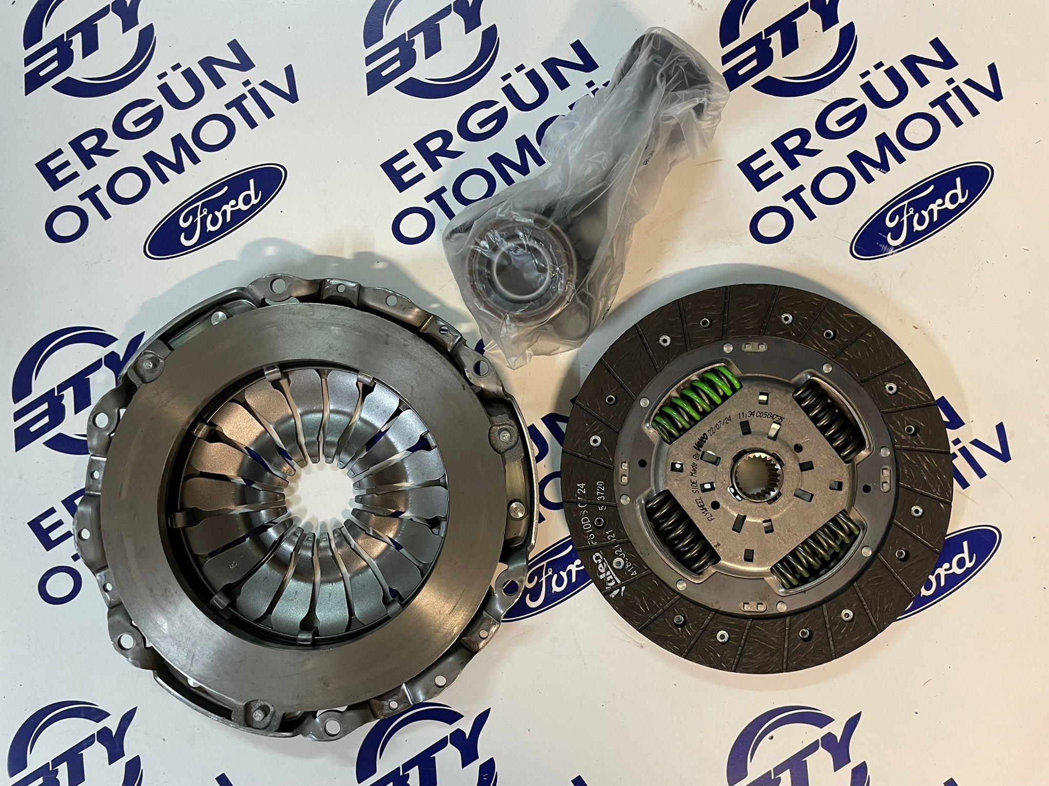 Ford Connect 1.8TDCI 90PS 02-75PS 10 Rulmanlı Debriyaj Seti | Valeo 834073 | Baskı Balata