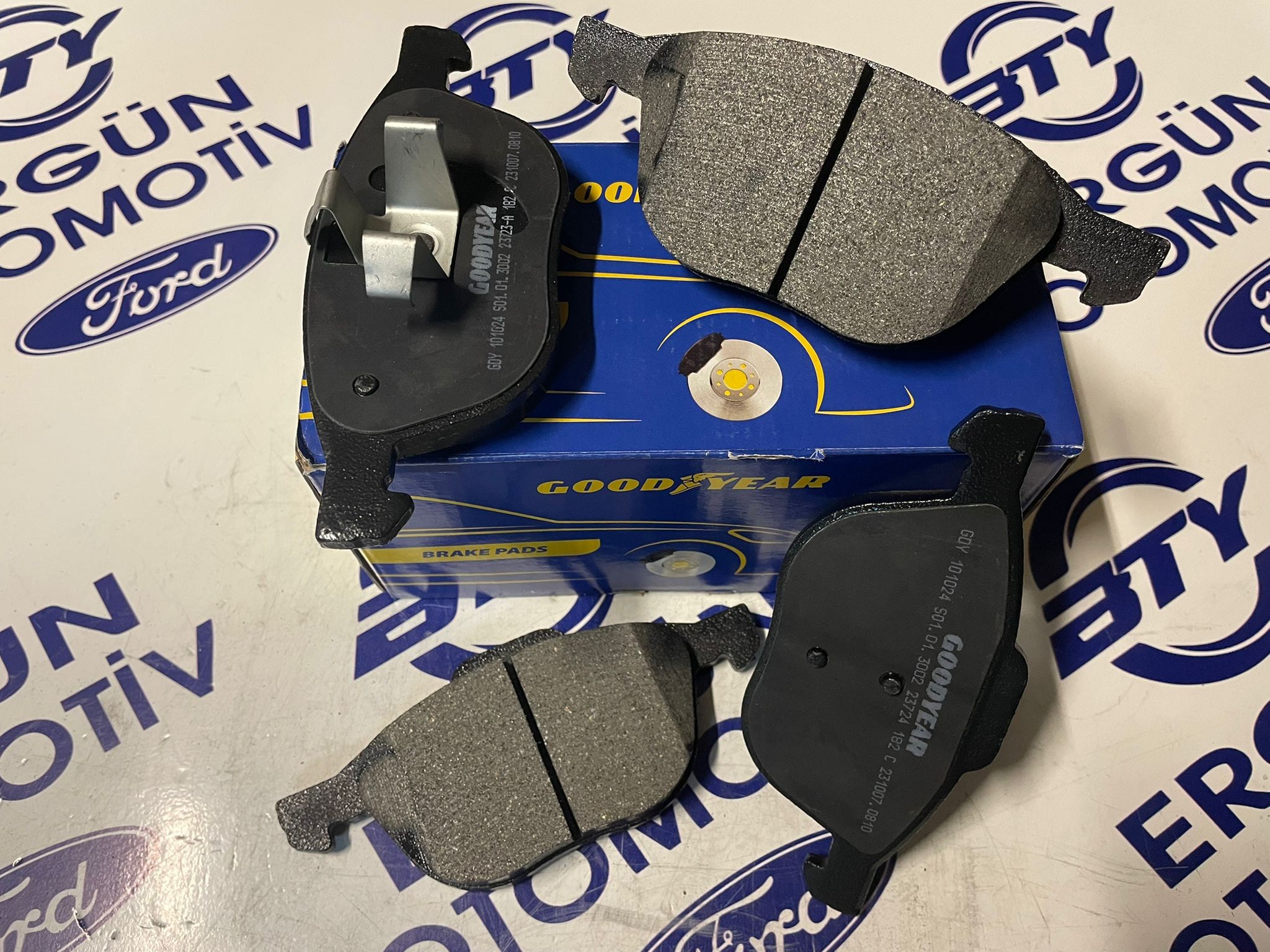 Ford Focus/Kuga Ön Fren Balata | Goodyear MEAV6J 2K021 AA