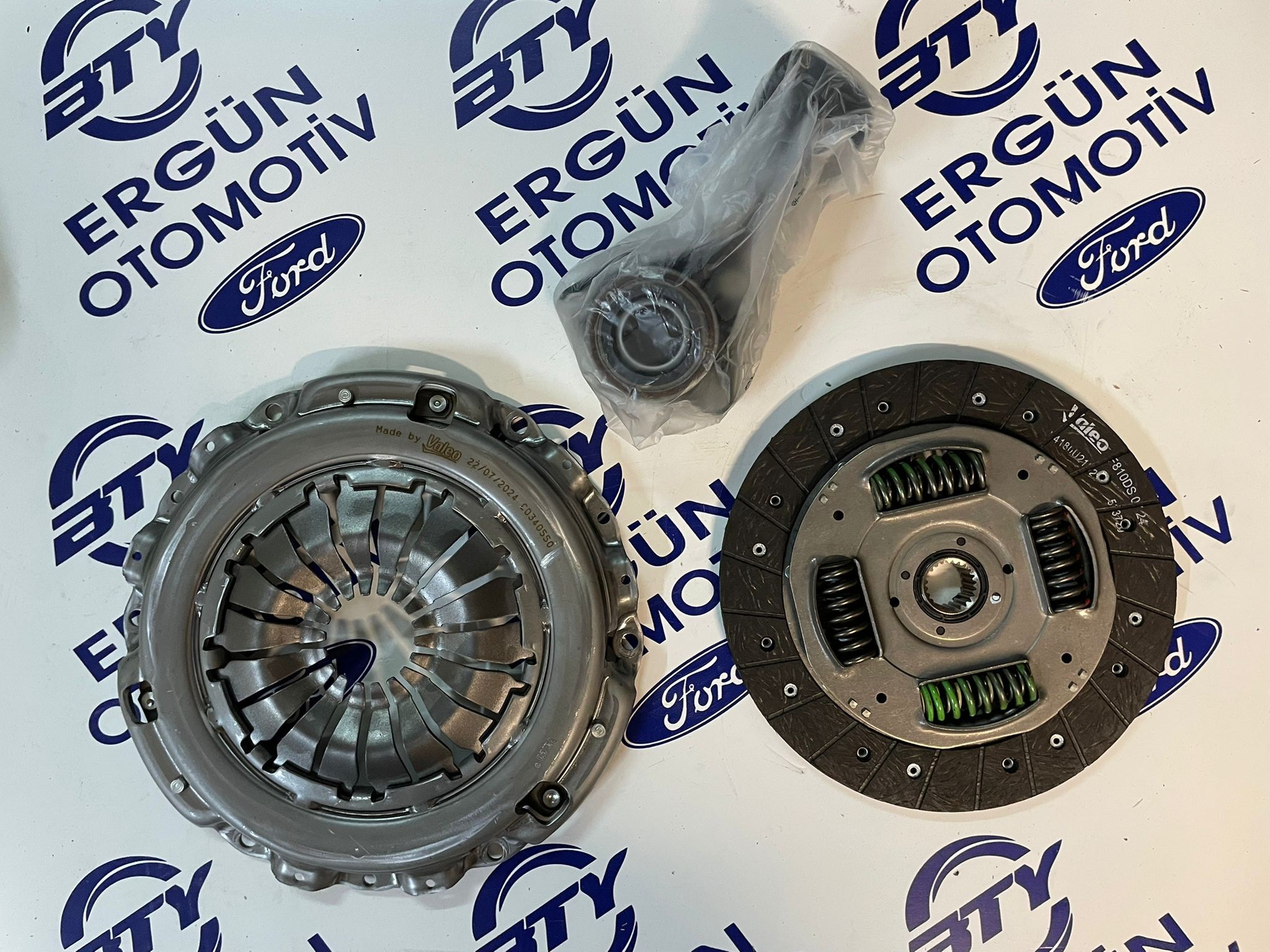 Ford Connect 1.8TDCI 90PS 02-75PS 10 Rulmanlı Debriyaj Seti | Valeo 834073 | Baskı Balata