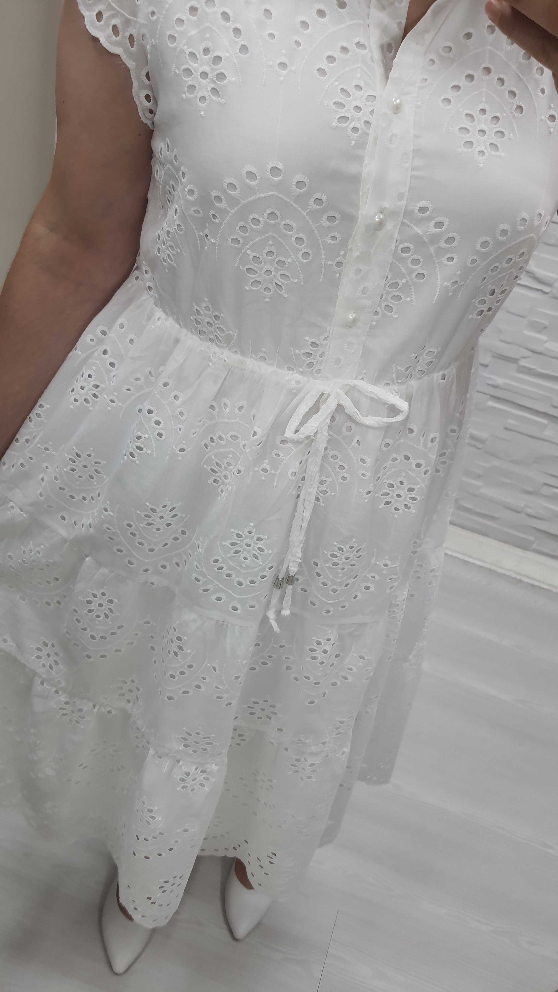 Beli Lastikli Beyaz Fisto Elbise