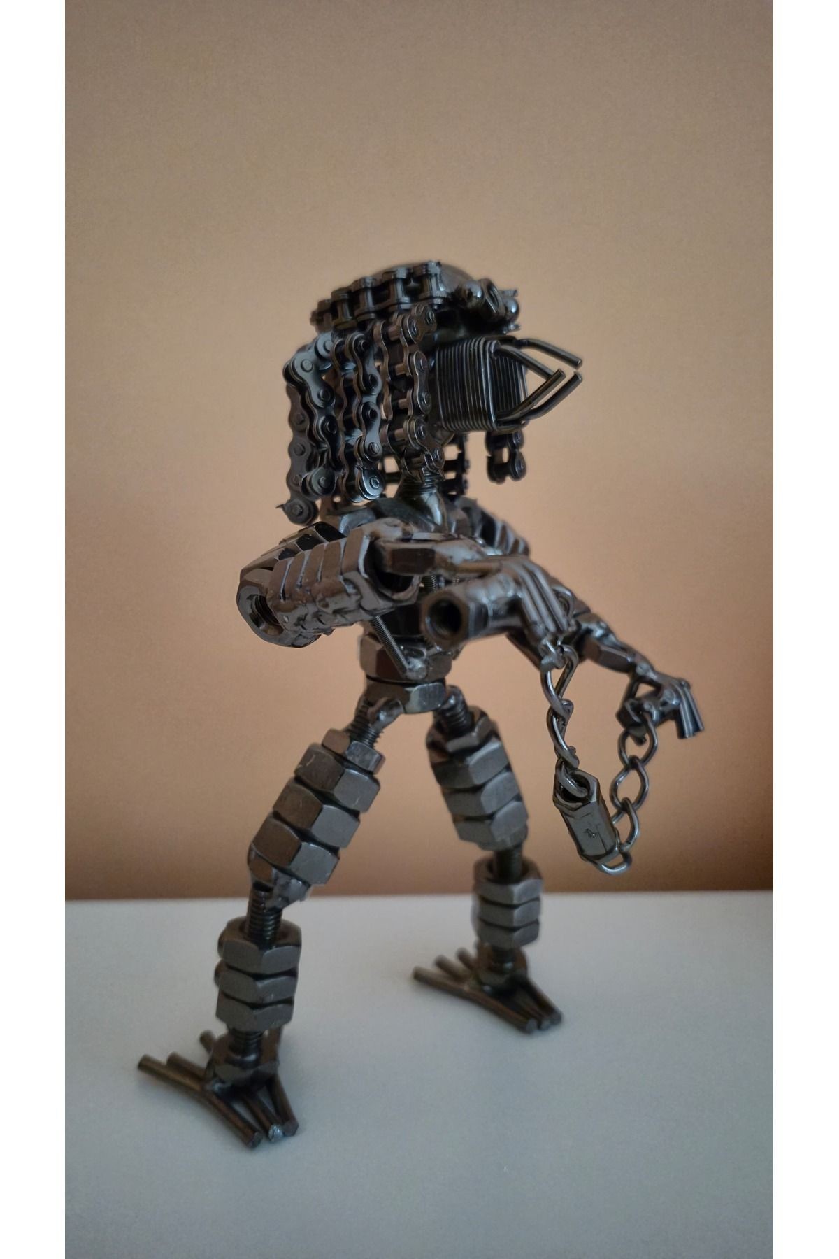 Metal Robot Biblo
