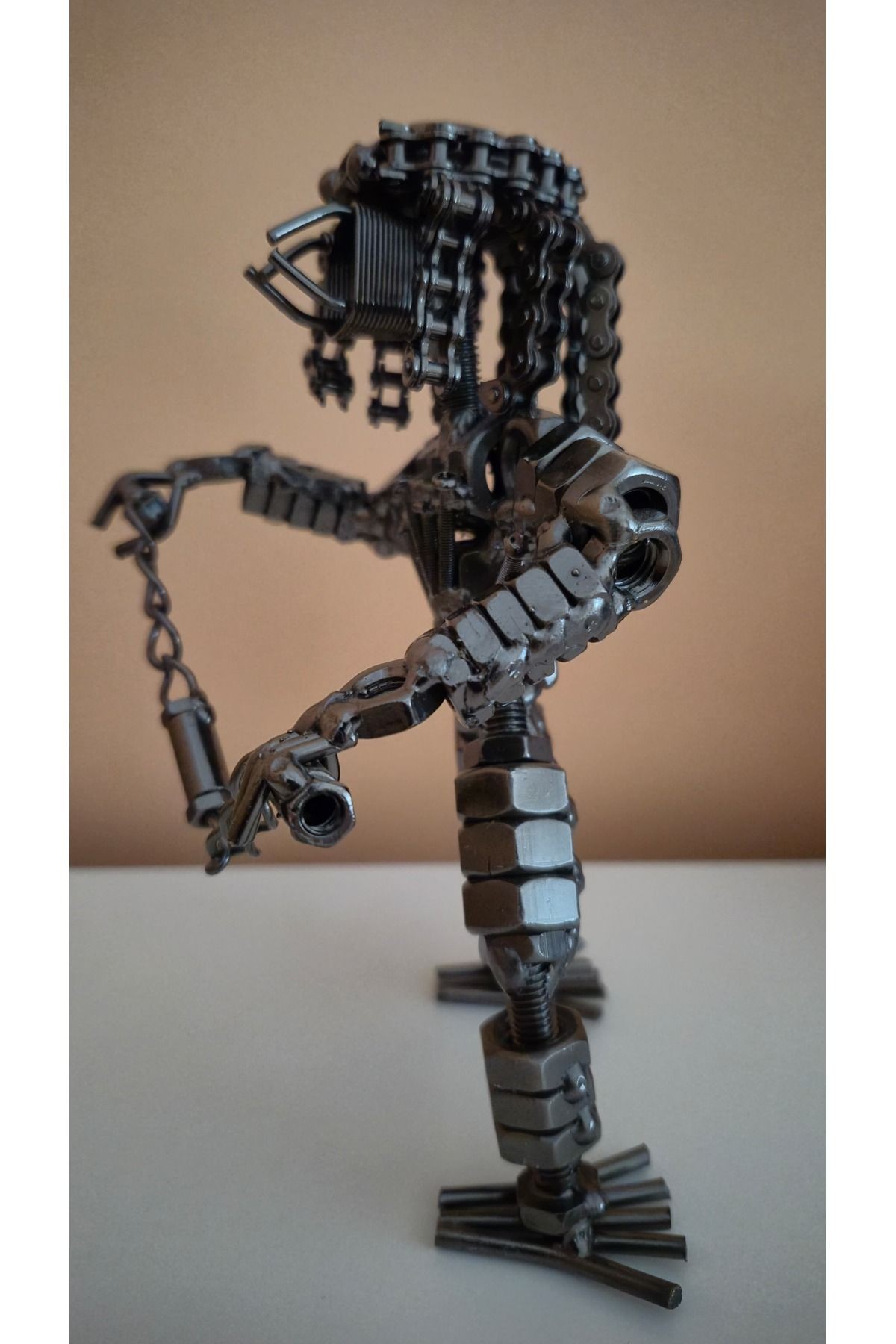 Metal Robot Biblo