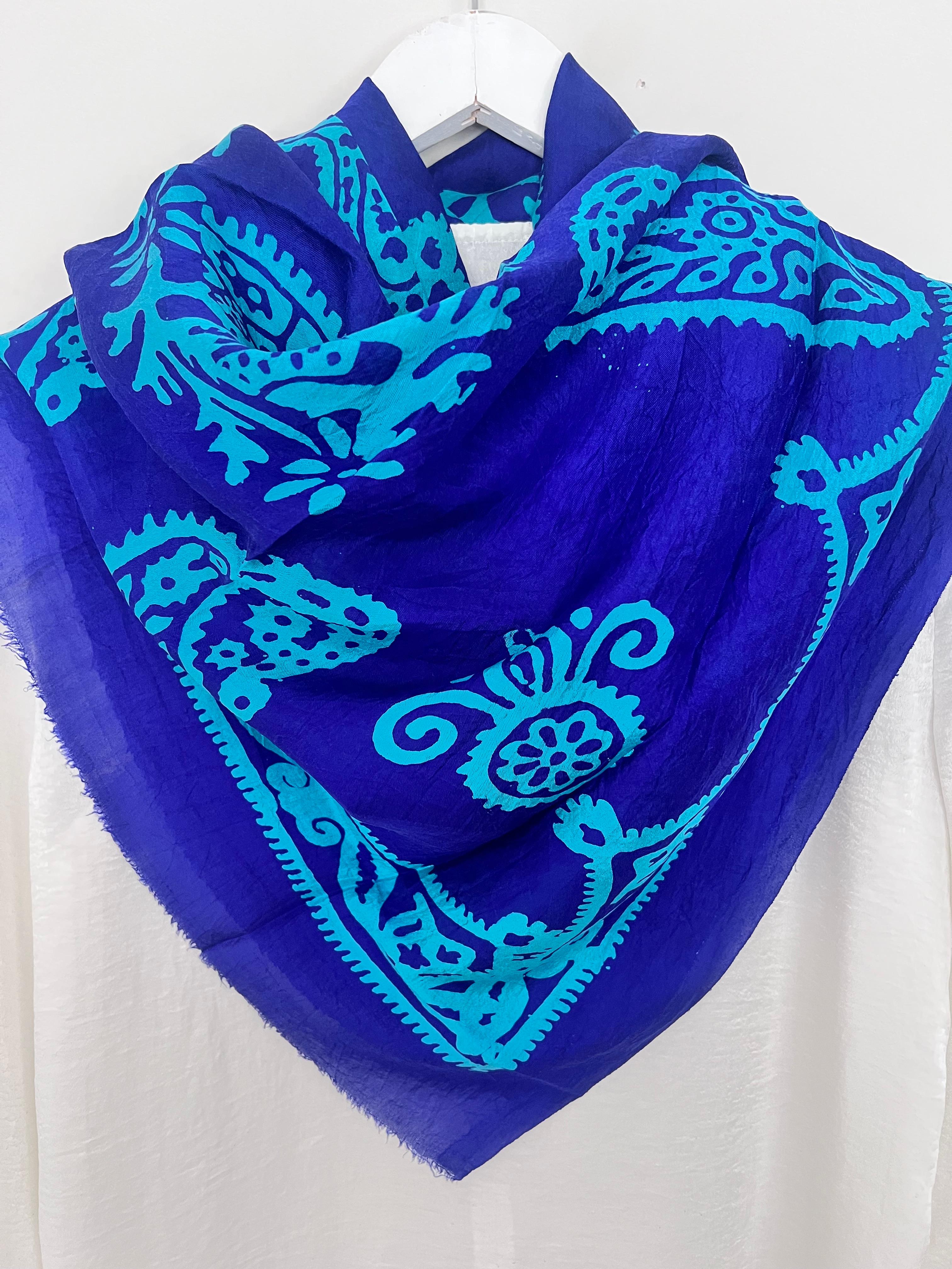 Saks Mavi Saf Koza İpek Kelagayi Eşarp 150x150