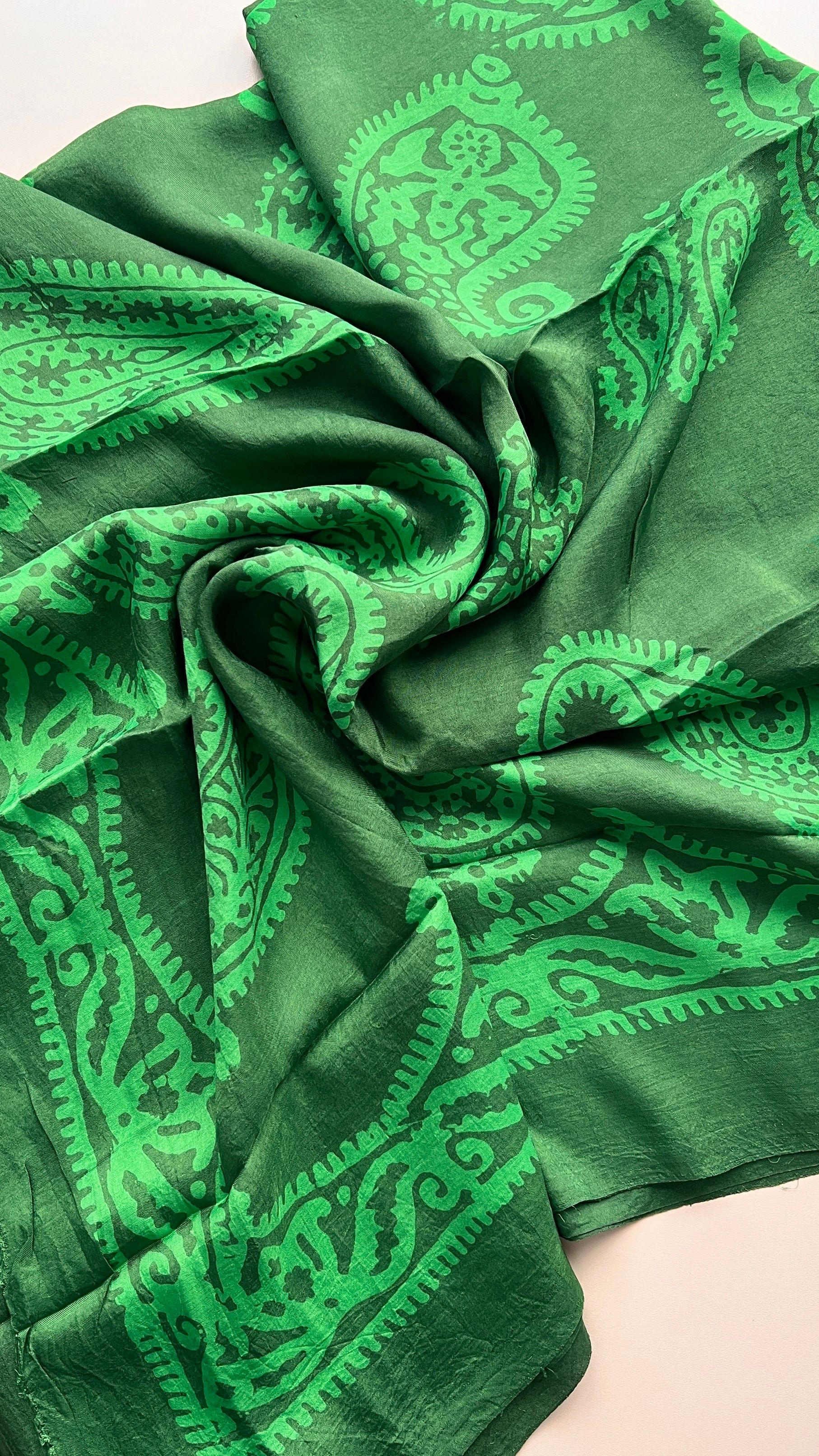 Benetton Yeşili Saf Koza İpek Kelagayi Eşarp 150*150