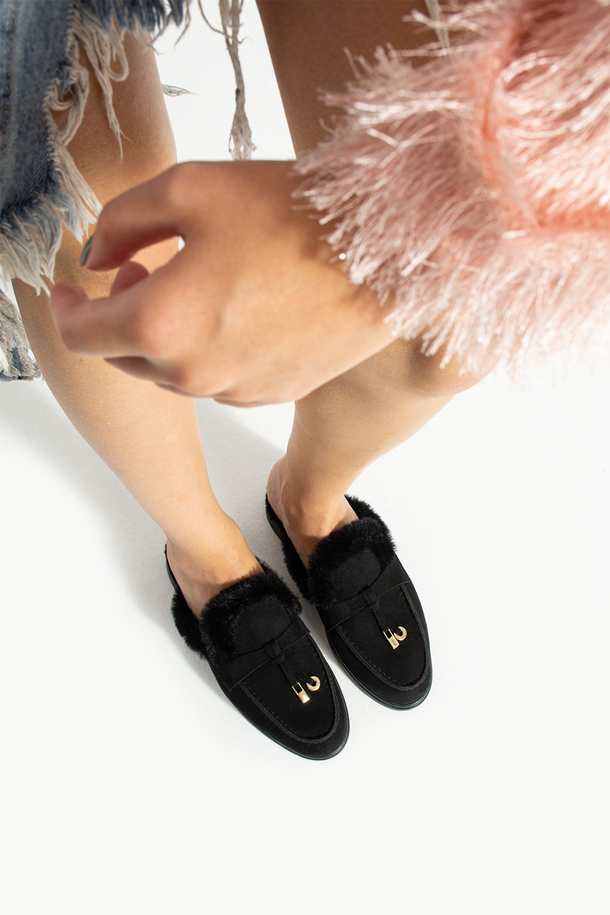 Kadın Siyah Süet  Tüylü Slip-On Loafer Terlik Pufi