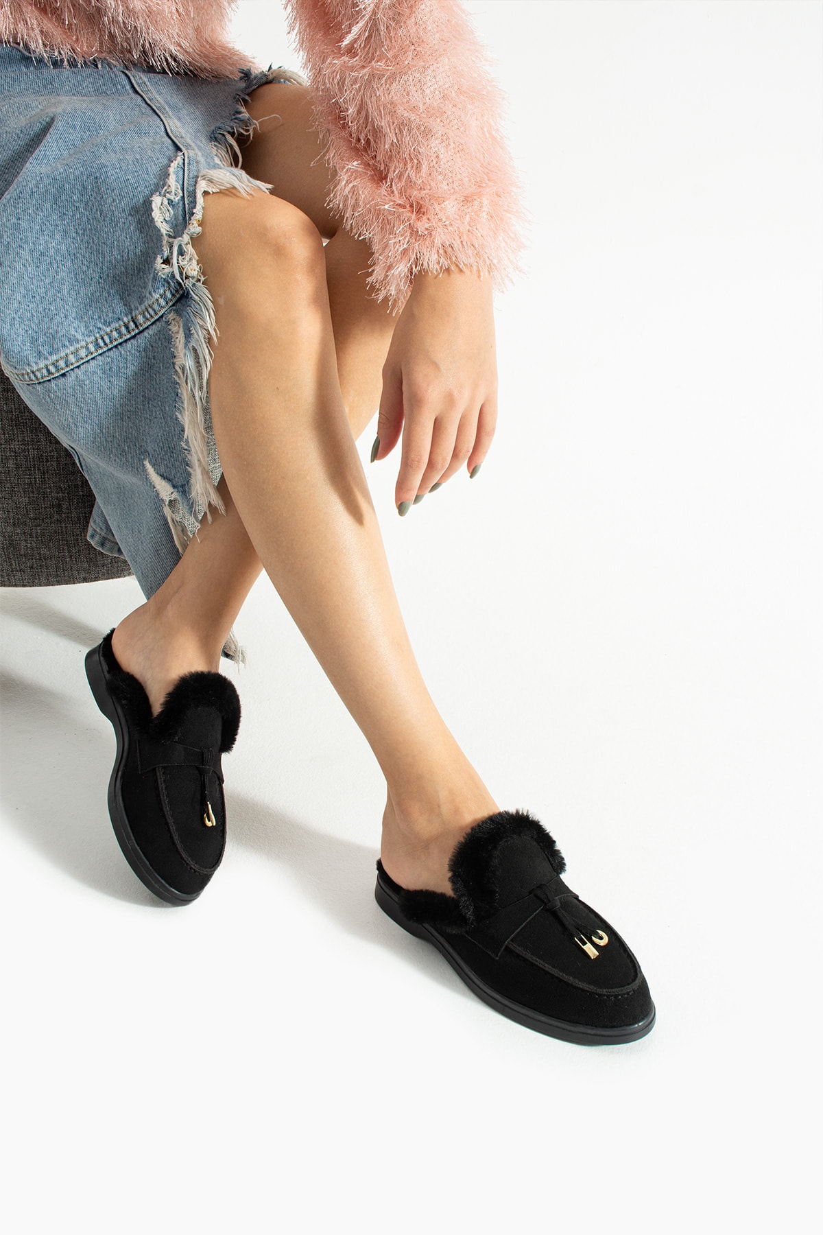 Kadın Siyah Süet  Tüylü Slip-On Loafer Terlik Pufi