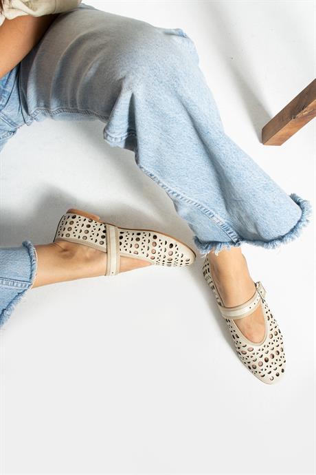 Kadın Bej Tek Bantlı Delikli Kadın Babet - judie